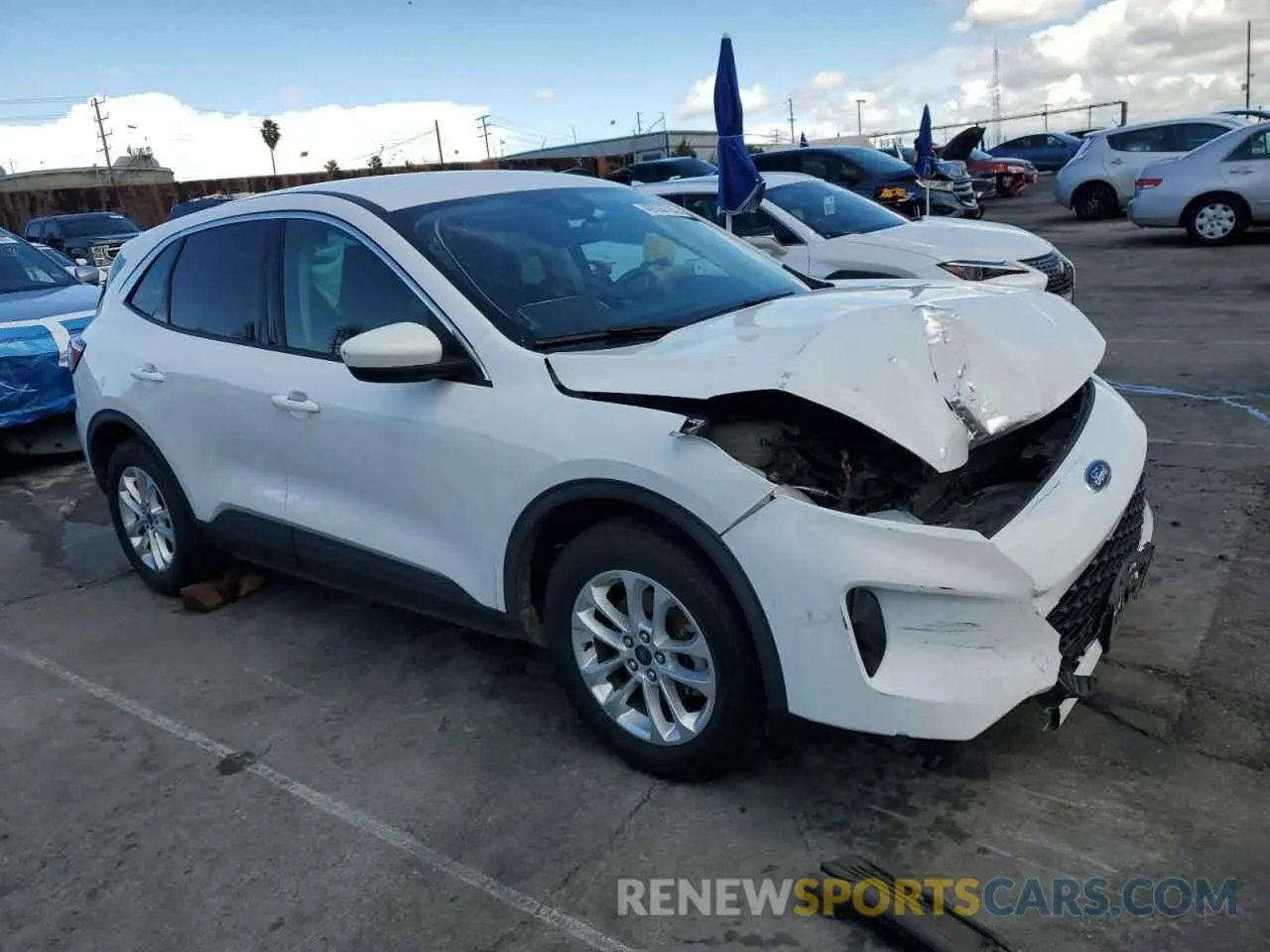 4 Photograph of a damaged car 1FMCU0G60LUB05612 FORD ESCAPE 2020