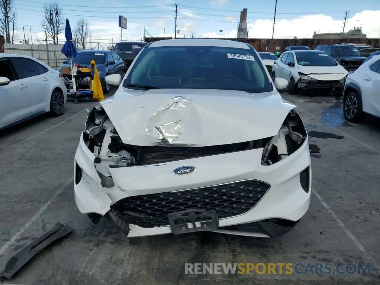 5 Photograph of a damaged car 1FMCU0G60LUB05612 FORD ESCAPE 2020