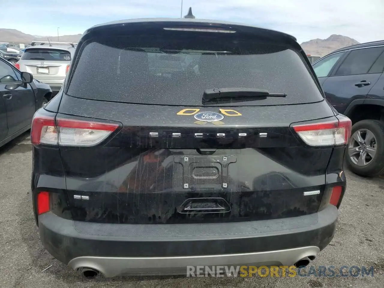 6 Photograph of a damaged car 1FMCU0G60LUB93237 FORD ESCAPE 2020