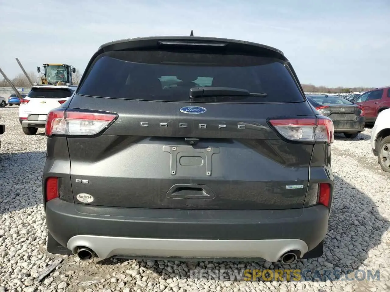 6 Photograph of a damaged car 1FMCU0G61LUB60585 FORD ESCAPE 2020