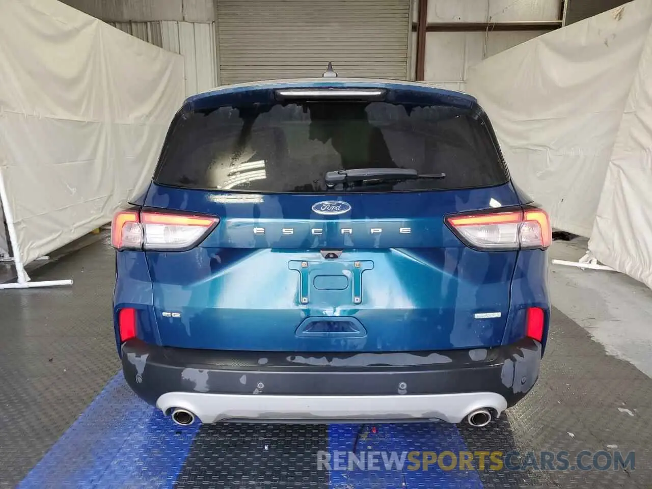 6 Photograph of a damaged car 1FMCU0G61LUB83963 FORD ESCAPE 2020