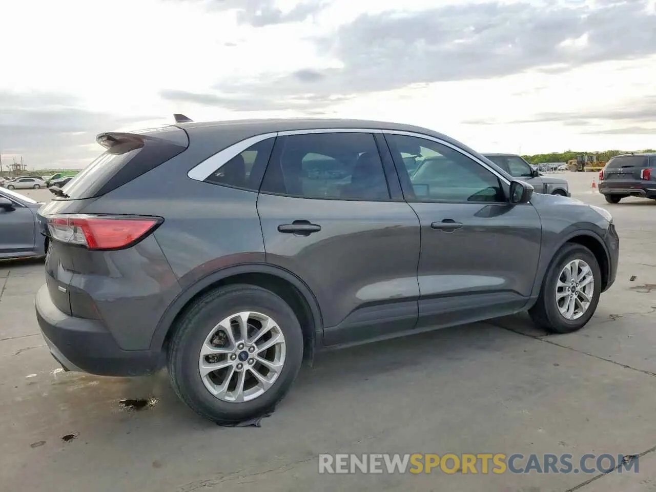 3 Photograph of a damaged car 1FMCU0G62LUB03005 FORD ESCAPE 2020