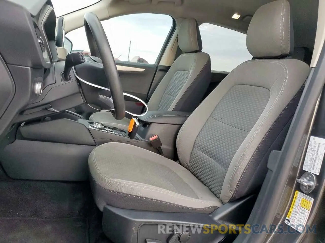7 Photograph of a damaged car 1FMCU0G62LUB03005 FORD ESCAPE 2020