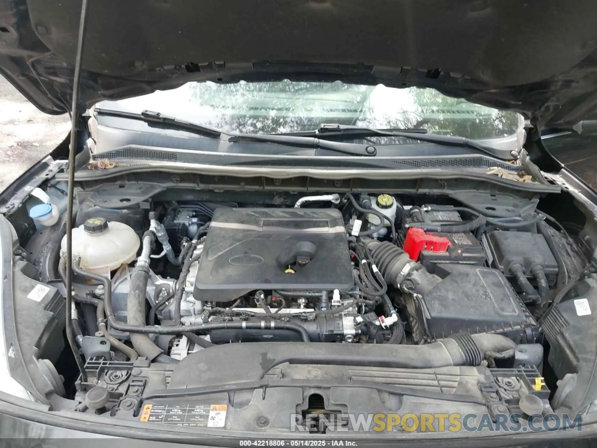 10 Photograph of a damaged car 1FMCU0G62LUC04223 FORD ESCAPE 2020