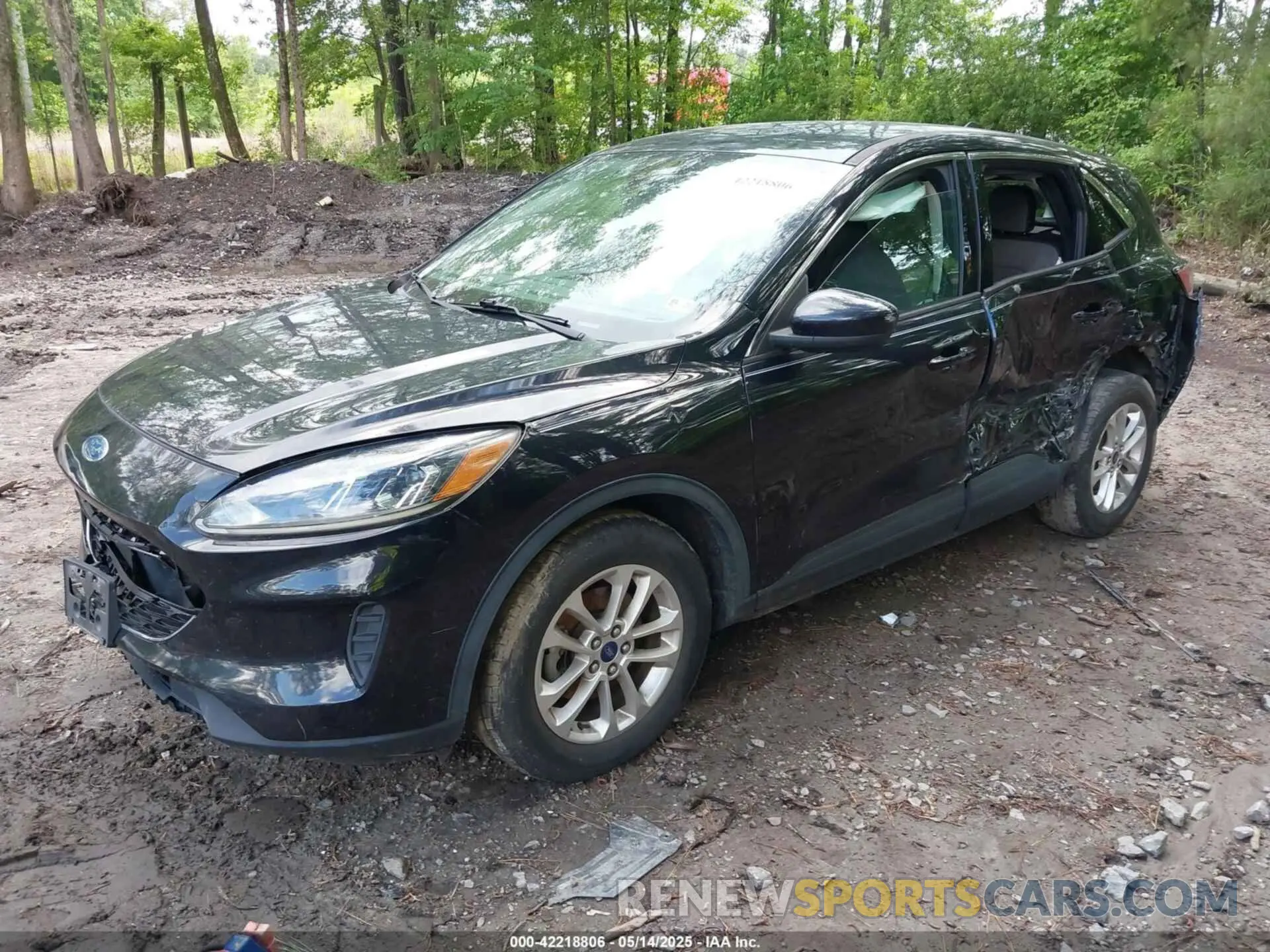 2 Photograph of a damaged car 1FMCU0G62LUC04223 FORD ESCAPE 2020