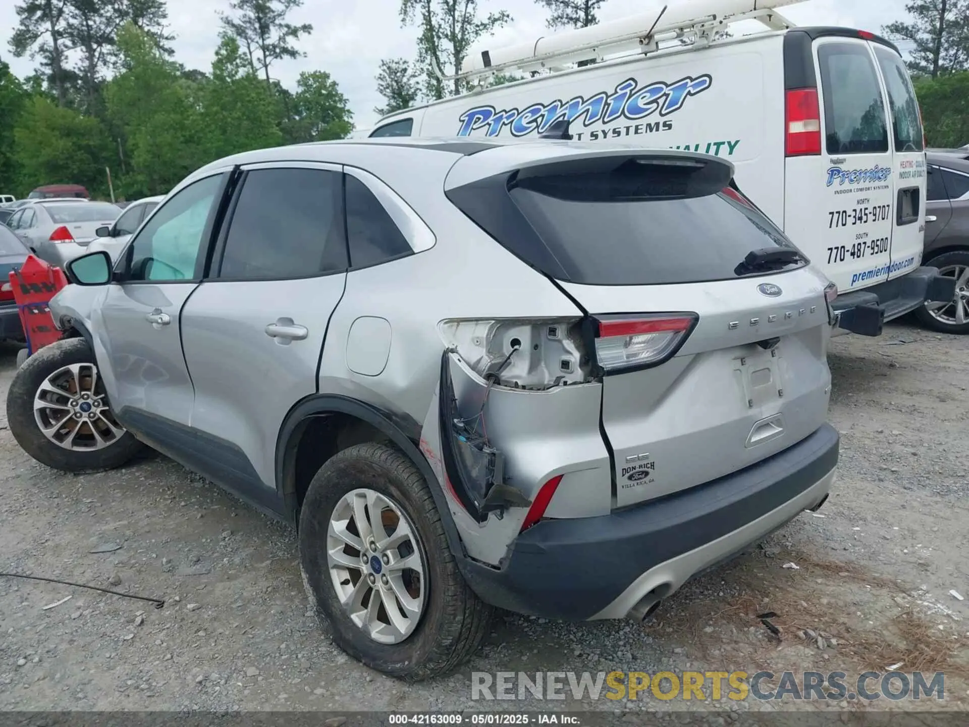 3 Photograph of a damaged car 1FMCU0G63LUA45809 FORD ESCAPE 2020