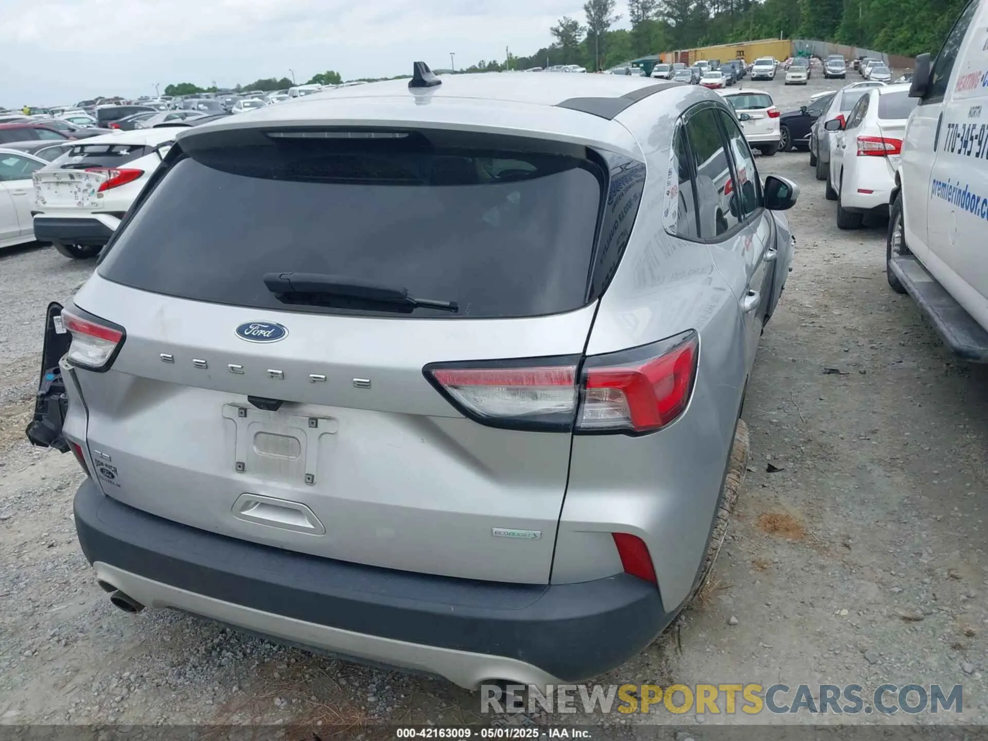 4 Photograph of a damaged car 1FMCU0G63LUA45809 FORD ESCAPE 2020