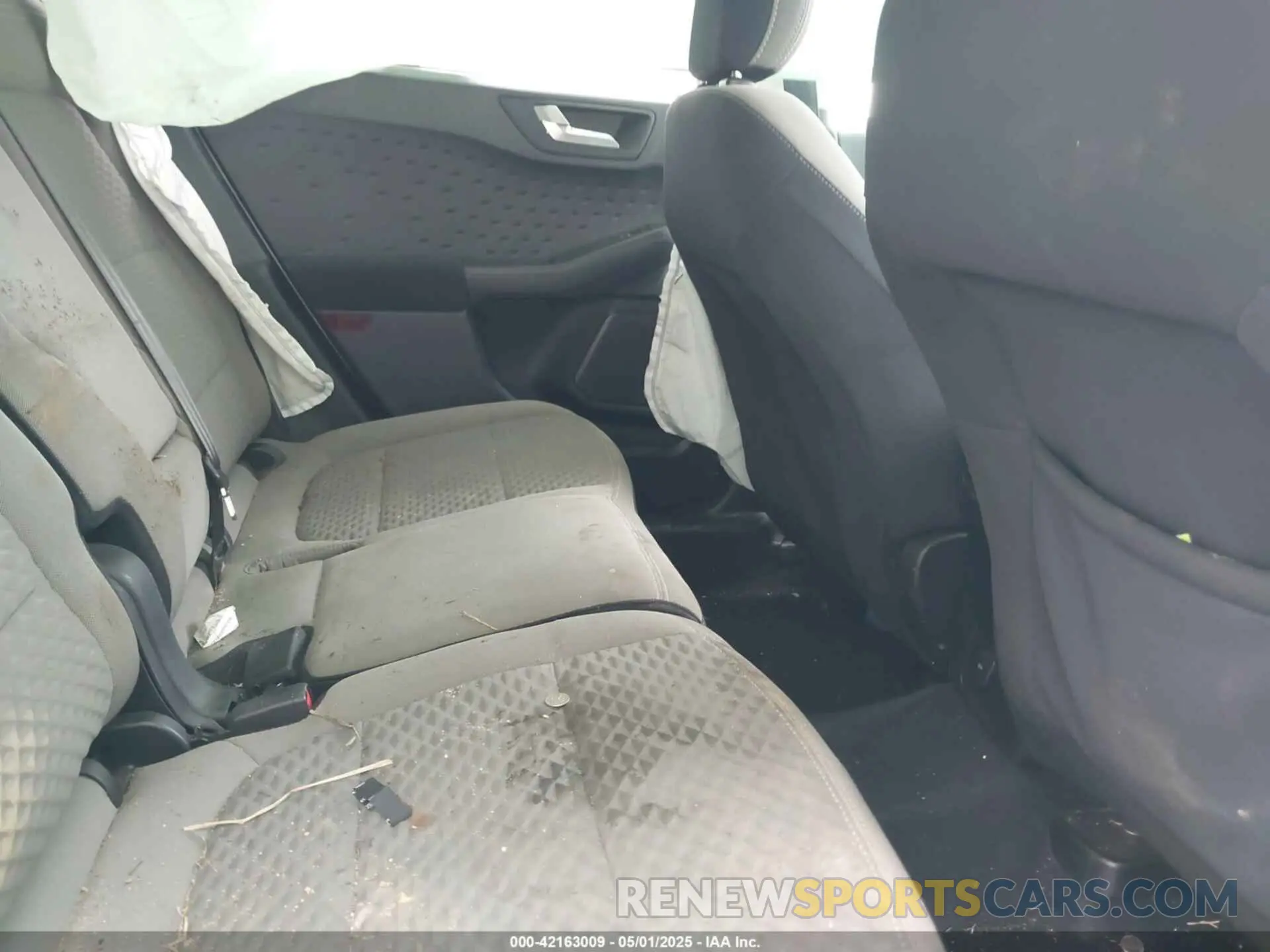 8 Photograph of a damaged car 1FMCU0G63LUA45809 FORD ESCAPE 2020
