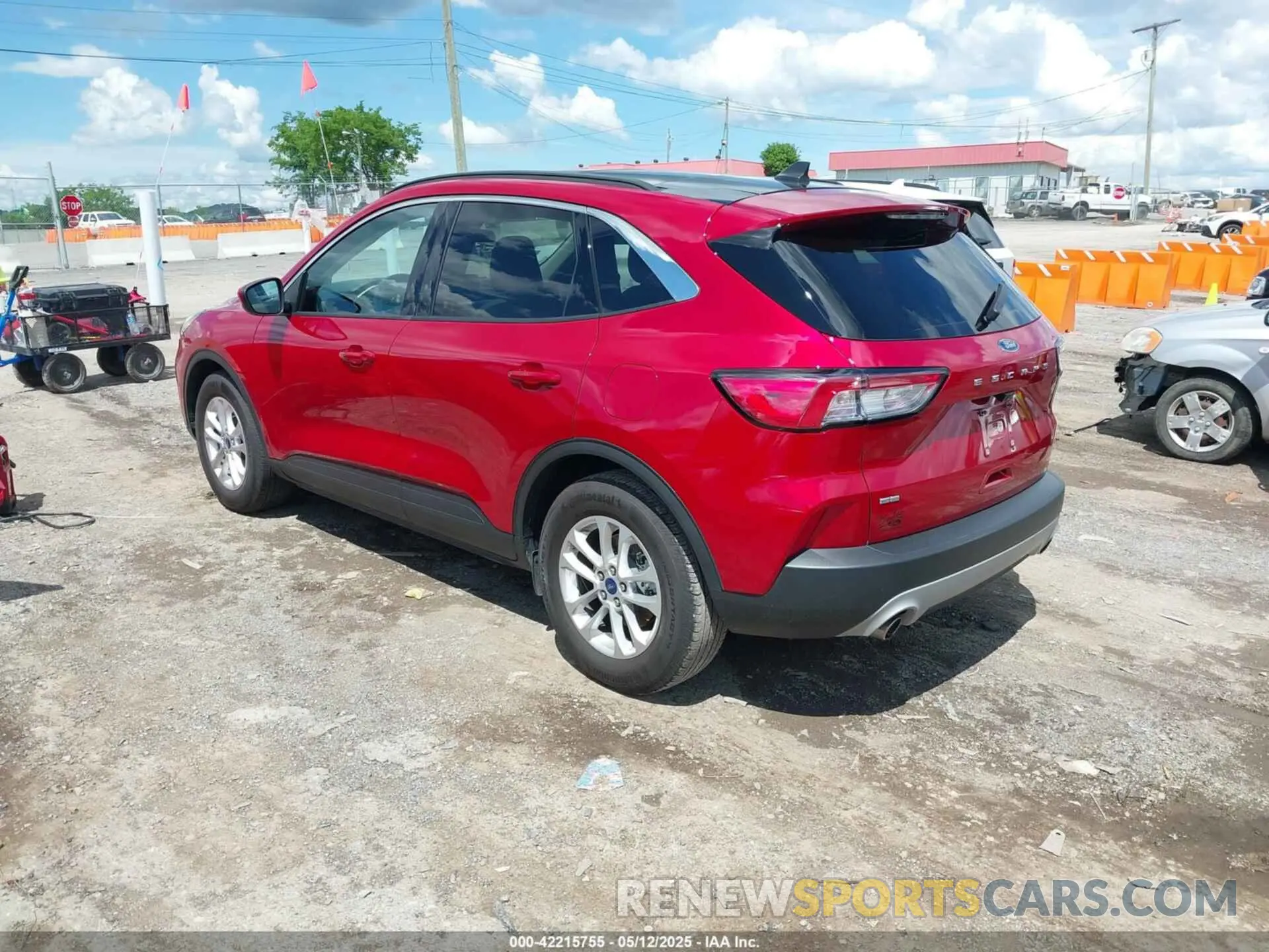 3 Фотография поврежденного автомобиля 1FMCU0G63LUC49056 FORD ESCAPE 2020