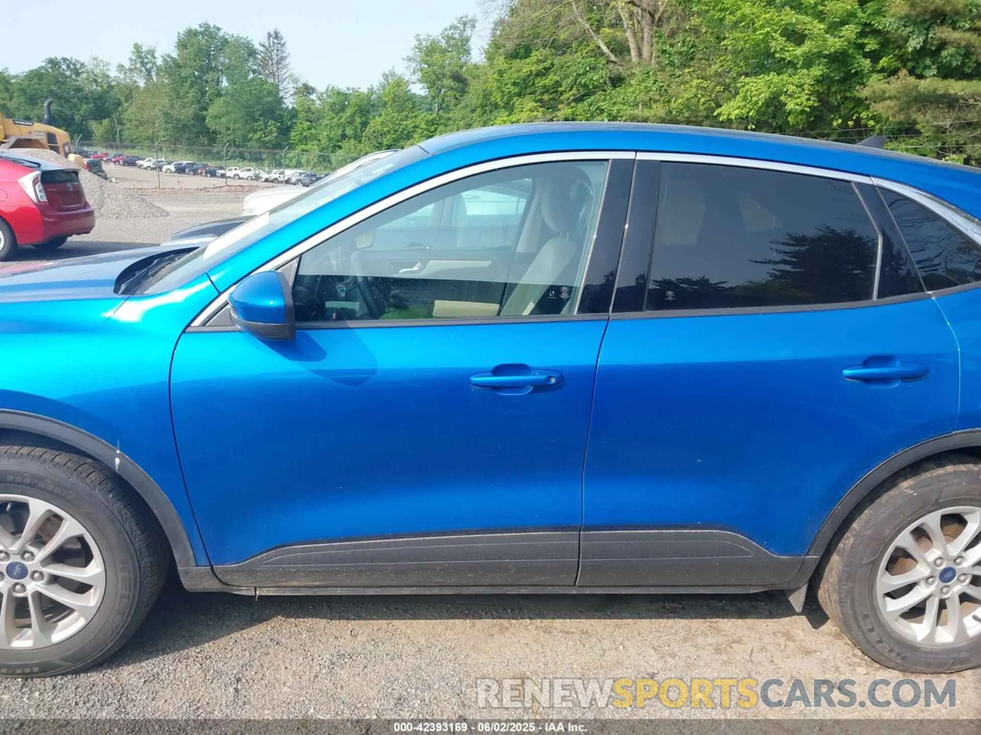 15 Photograph of a damaged car 1FMCU0G63LUC71283 FORD ESCAPE 2020