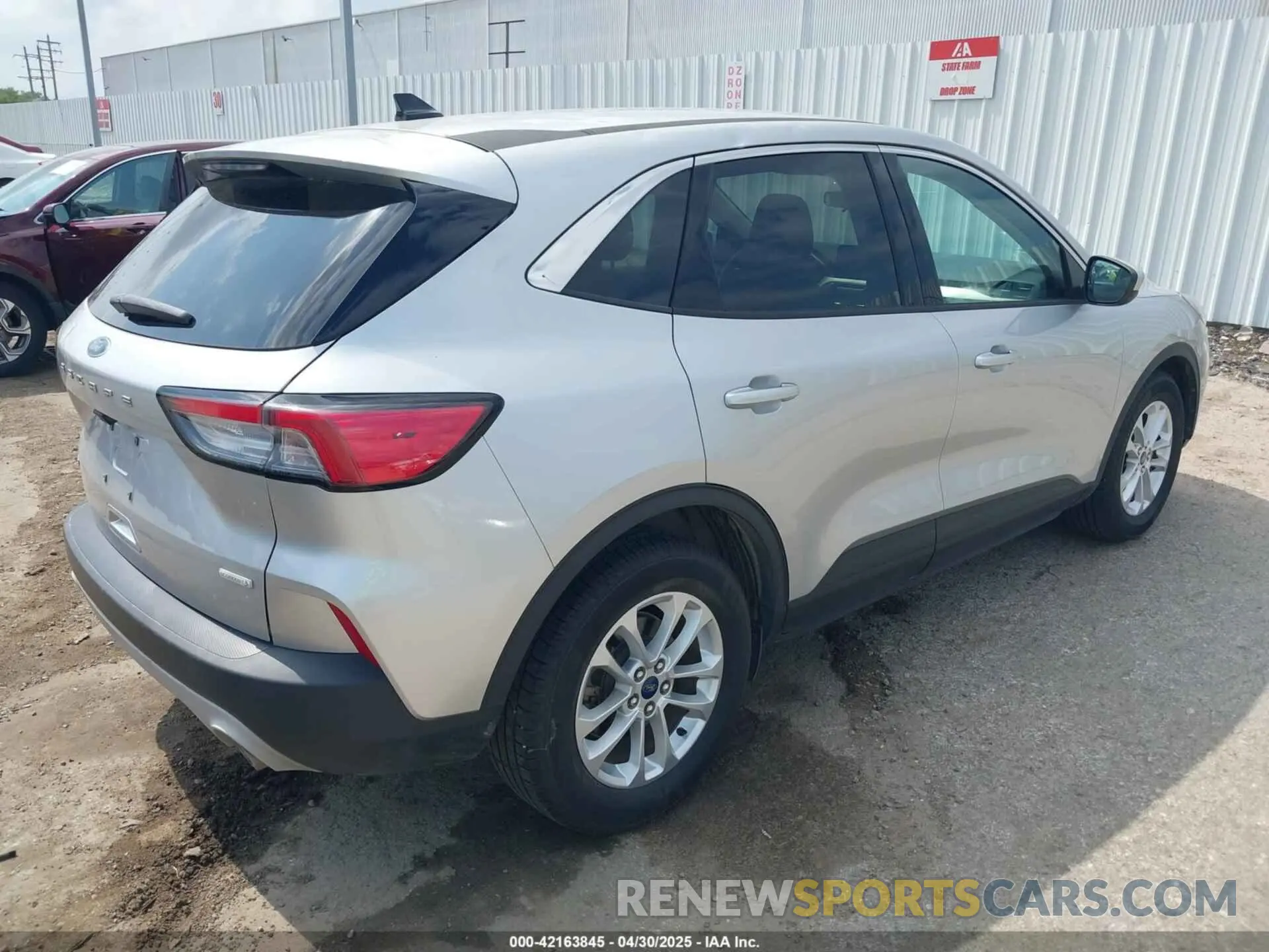 4 Фотография поврежденного автомобиля 1FMCU0G64LUA32826 FORD ESCAPE 2020
