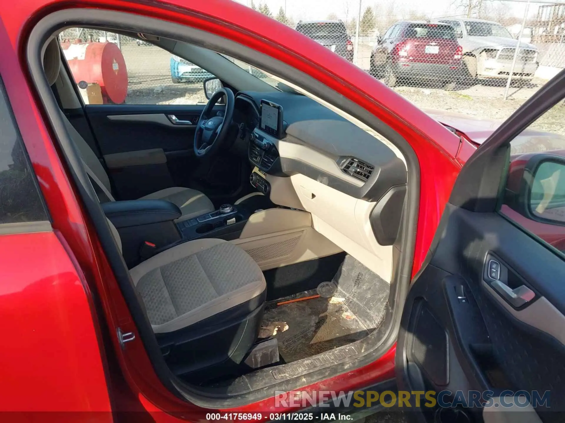 5 Photograph of a damaged car 1FMCU0G64LUA49724 FORD ESCAPE 2020