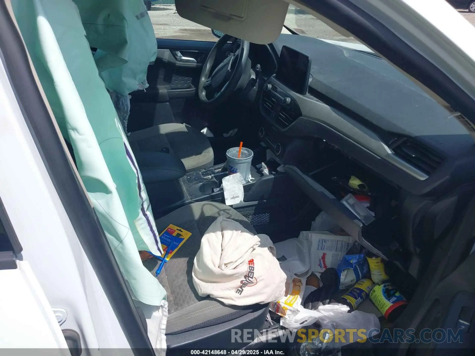 13 Photograph of a damaged car 1FMCU0G64LUA59394 FORD ESCAPE 2020
