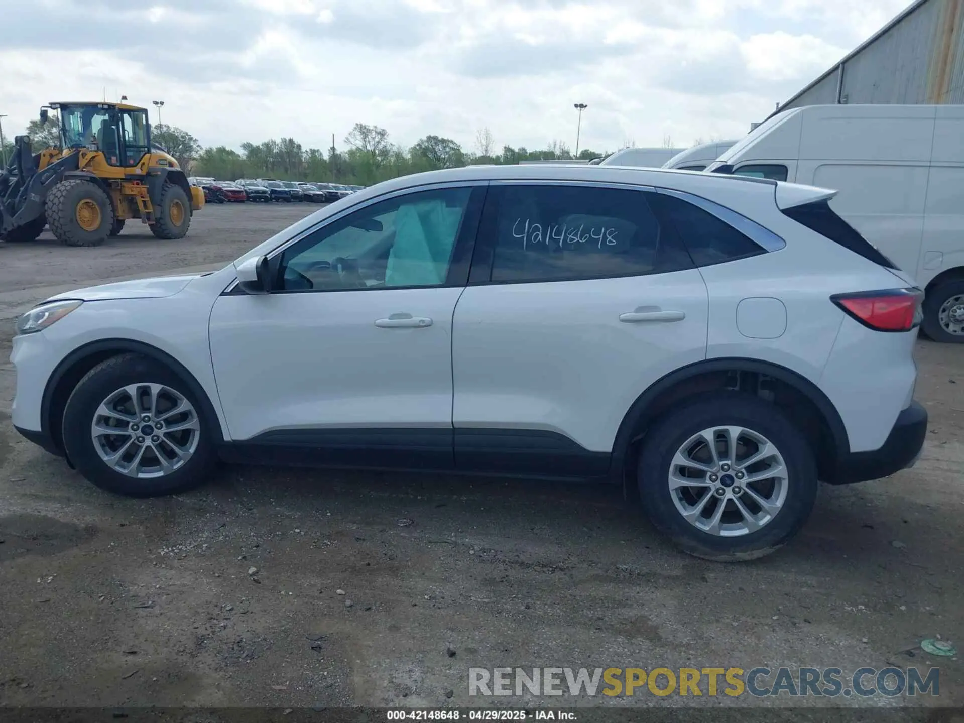 14 Photograph of a damaged car 1FMCU0G64LUA59394 FORD ESCAPE 2020