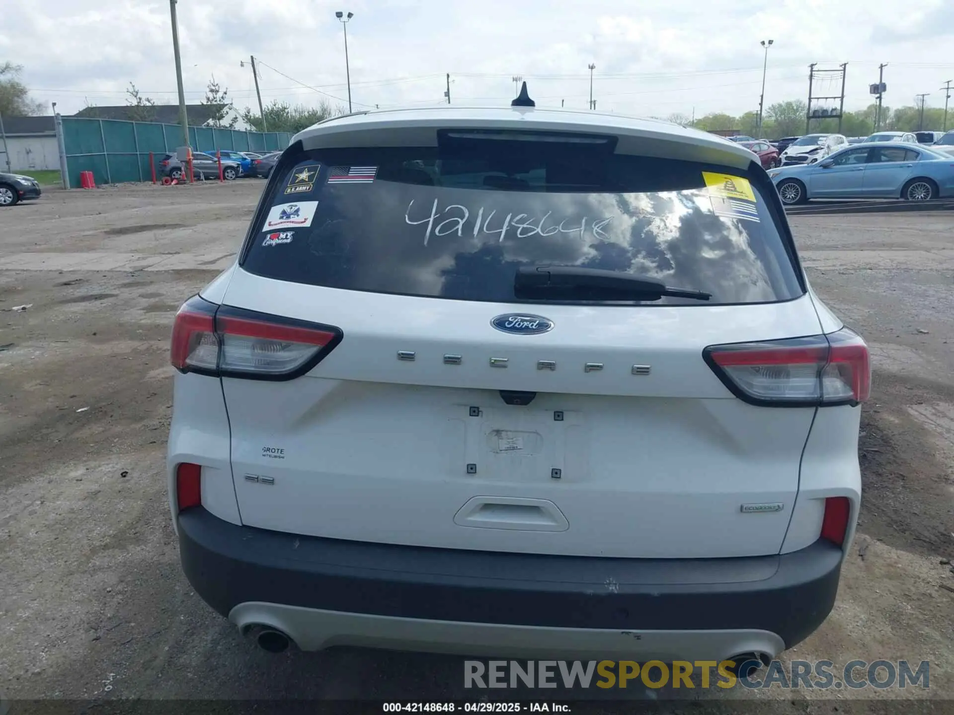 16 Photograph of a damaged car 1FMCU0G64LUA59394 FORD ESCAPE 2020