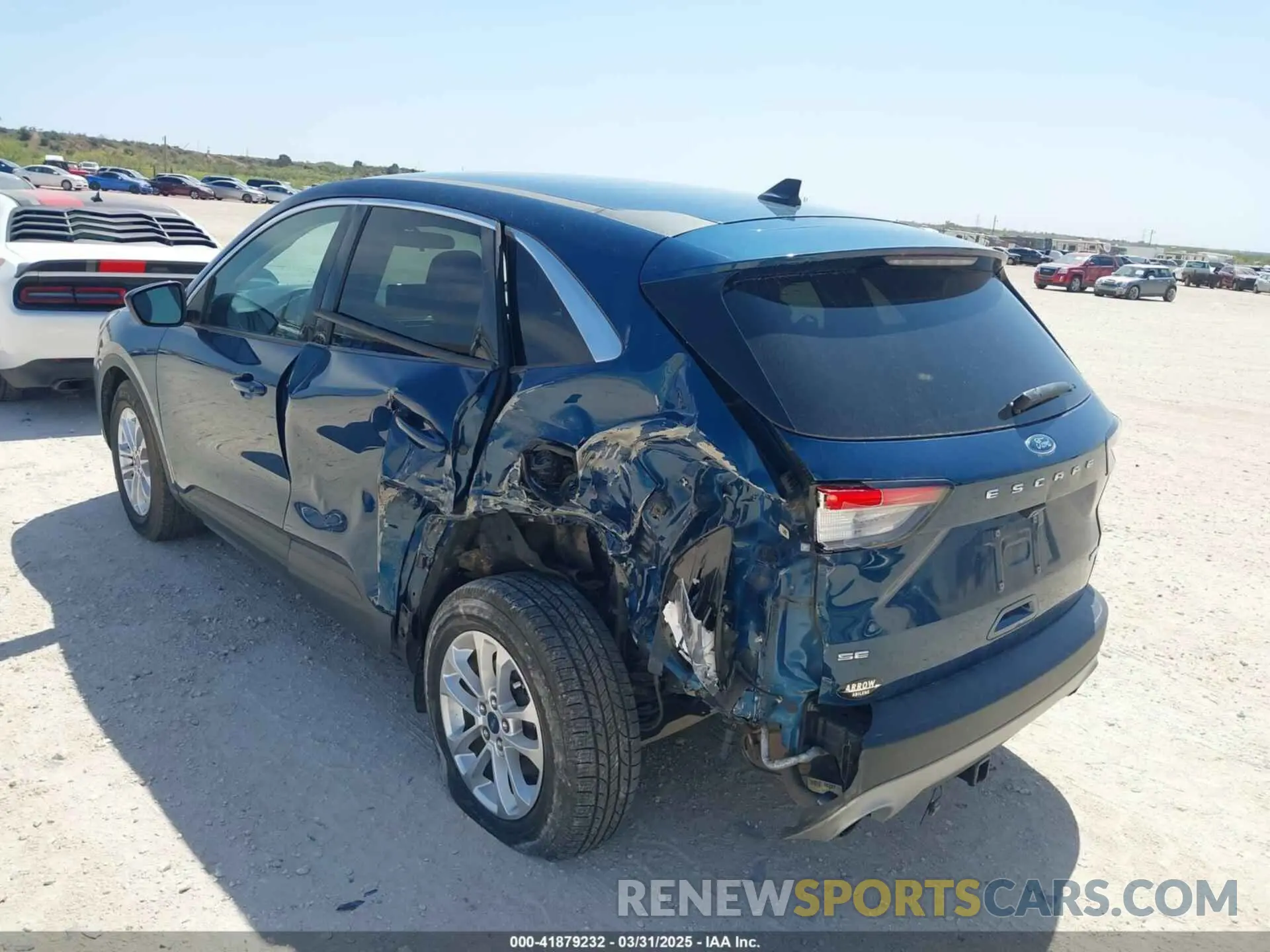 3 Фотография поврежденного автомобиля 1FMCU0G64LUB77462 FORD ESCAPE 2020
