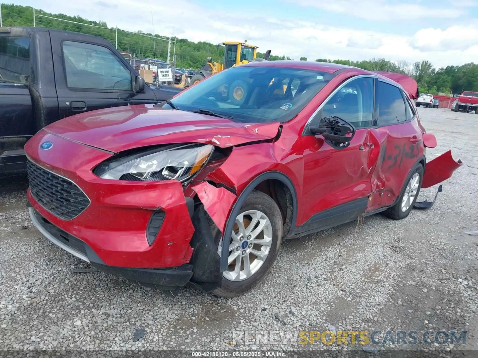 2 Photograph of a damaged car 1FMCU0G64LUC05485 FORD ESCAPE 2020