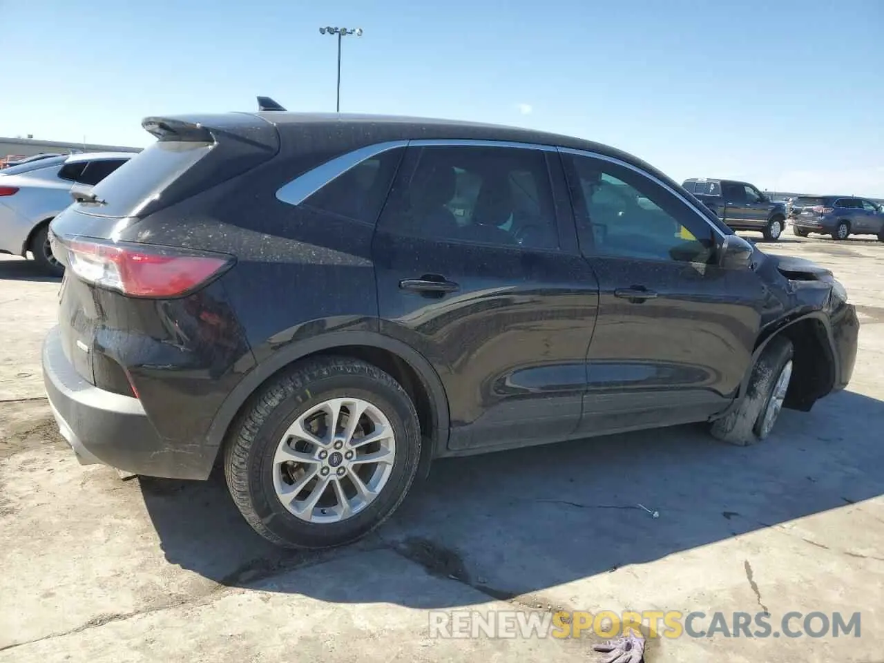 3 Фотография поврежденного автомобиля 1FMCU0G64LUC08421 FORD ESCAPE 2020