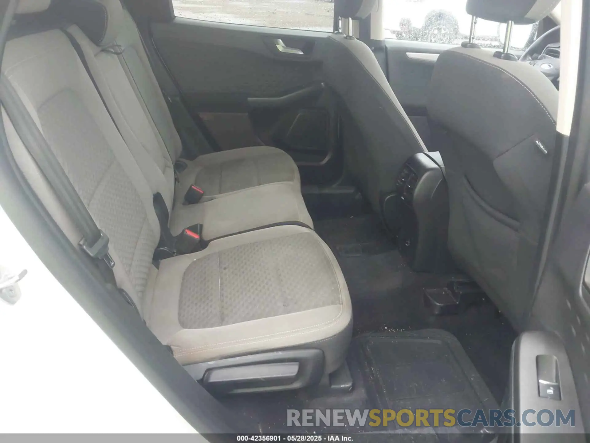 8 Фотография поврежденного автомобиля 1FMCU0G64LUC21606 FORD ESCAPE 2020