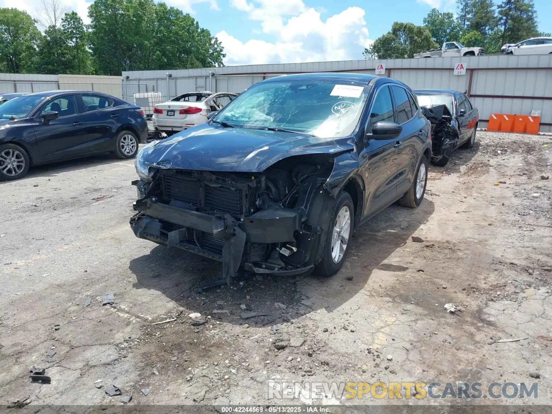 2 Фотография поврежденного автомобиля 1FMCU0G65LUA92260 FORD ESCAPE 2020