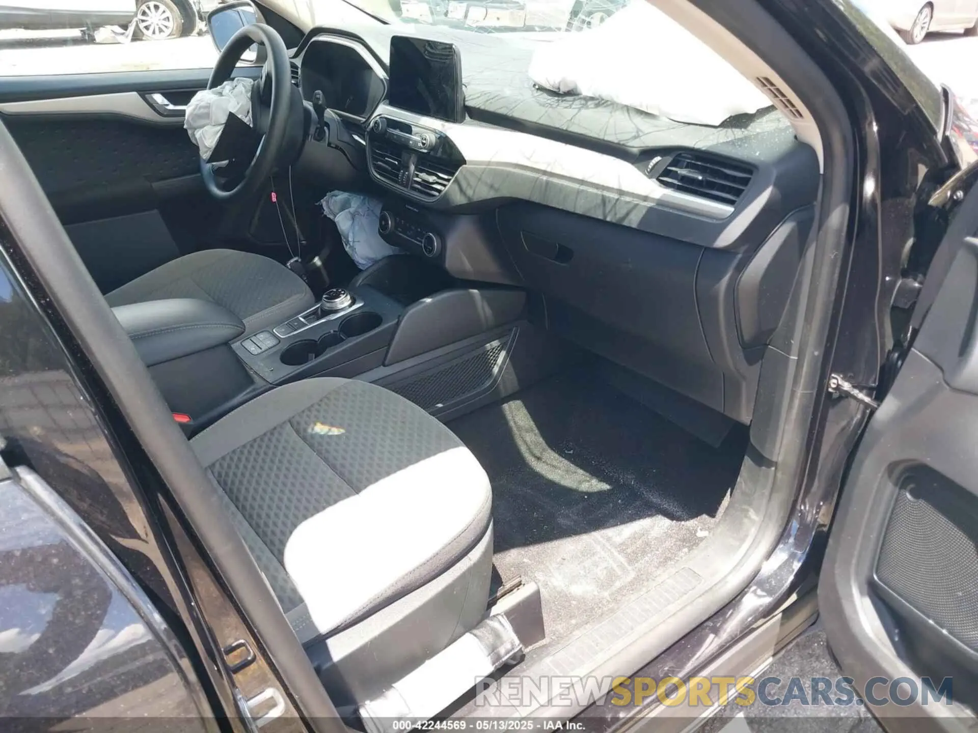 5 Фотография поврежденного автомобиля 1FMCU0G65LUA92260 FORD ESCAPE 2020