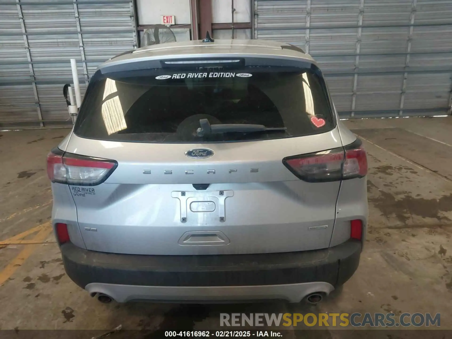 17 Photograph of a damaged car 1FMCU0G65LUA93649 FORD ESCAPE 2020