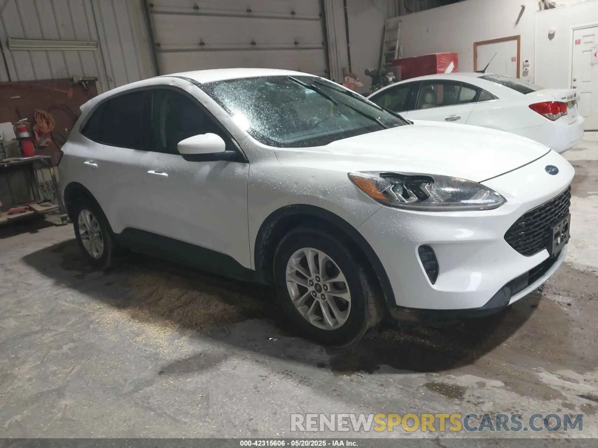1 Photograph of a damaged car 1FMCU0G65LUB13267 FORD ESCAPE 2020