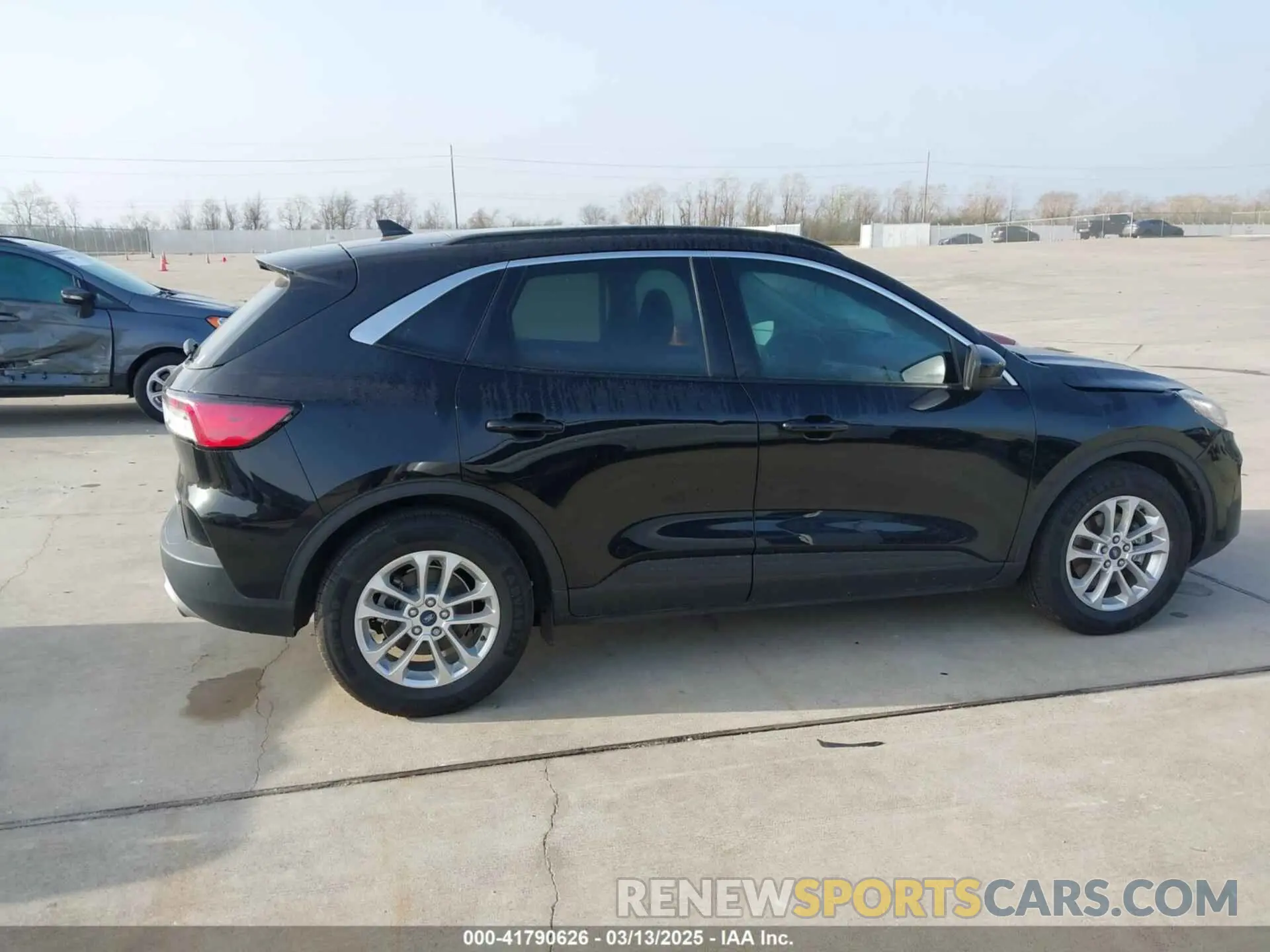 13 Photograph of a damaged car 1FMCU0G65LUB78457 FORD ESCAPE 2020