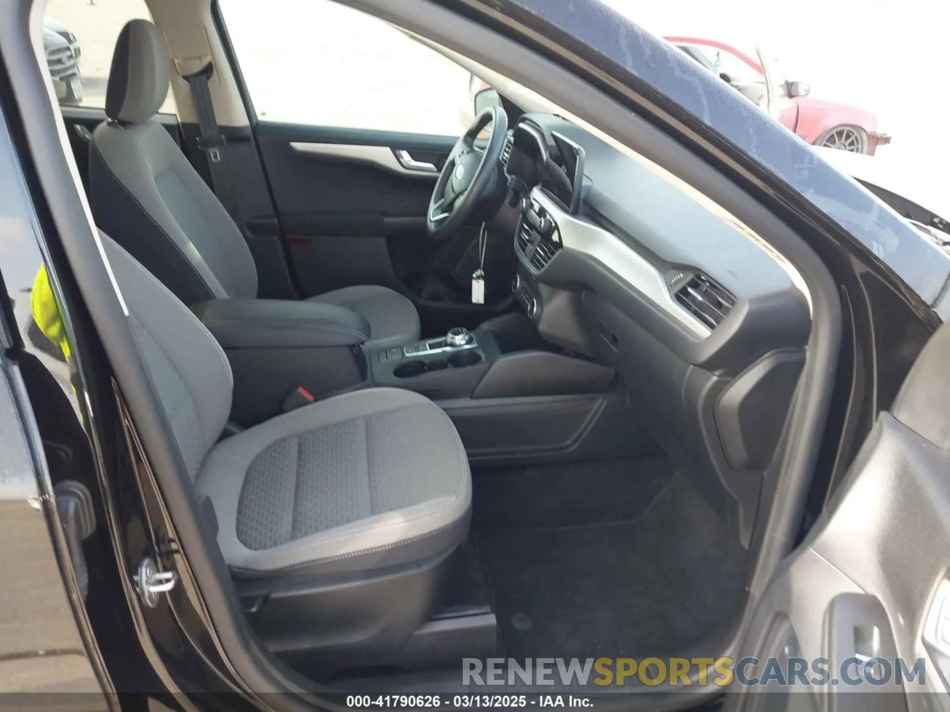 5 Photograph of a damaged car 1FMCU0G65LUB78457 FORD ESCAPE 2020