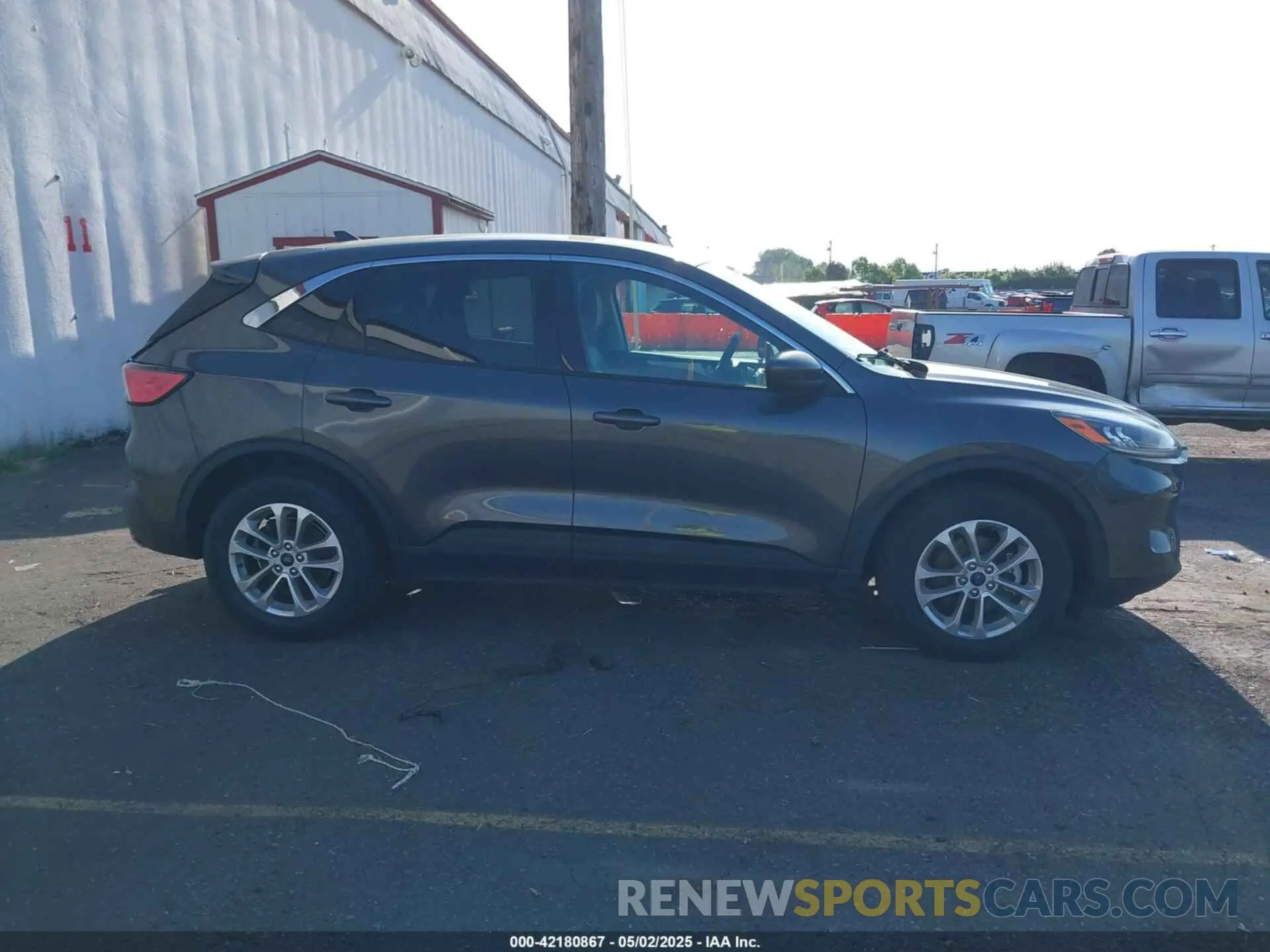 13 Photograph of a damaged car 1FMCU0G65LUB92150 FORD ESCAPE 2020