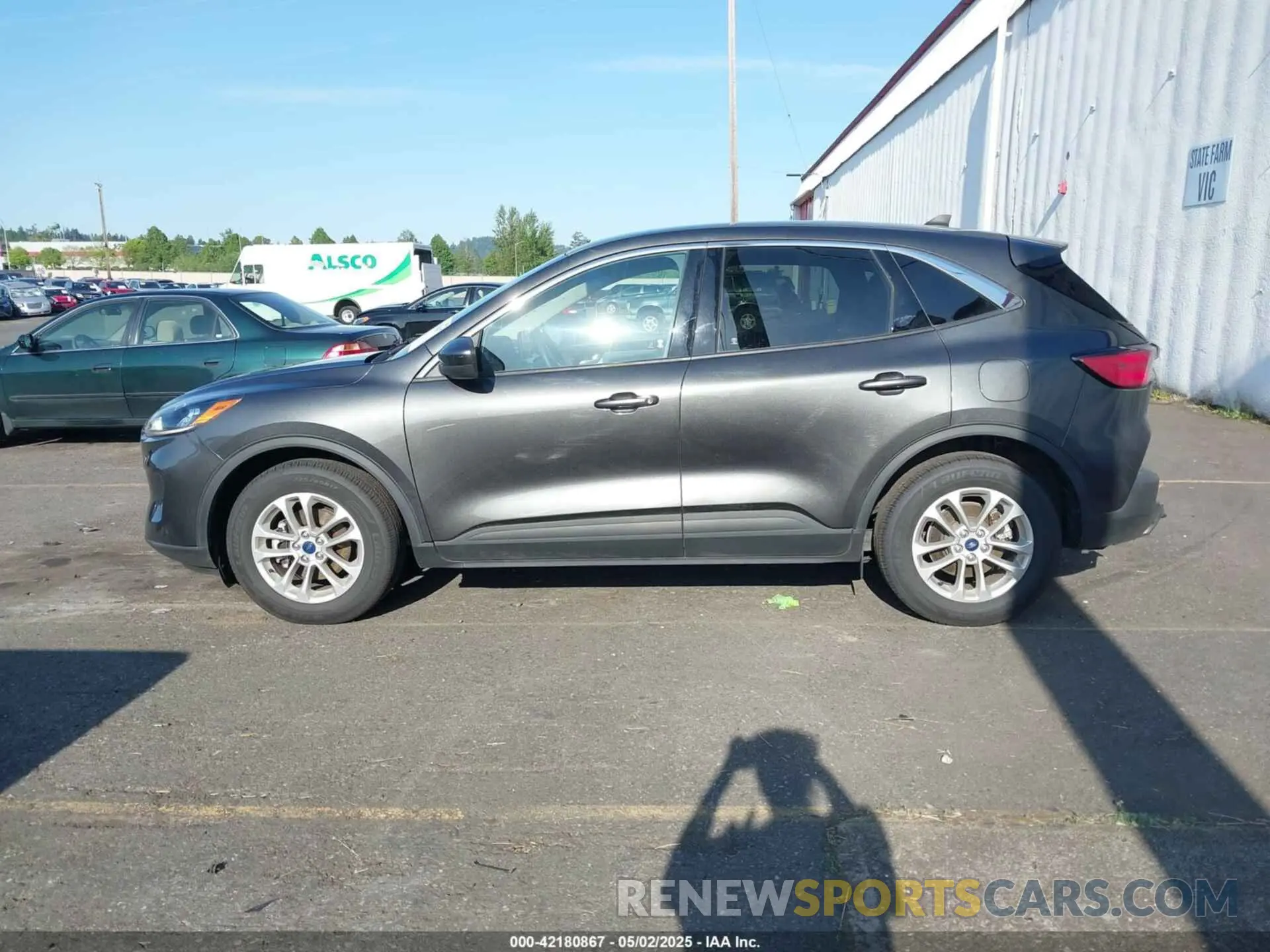 14 Photograph of a damaged car 1FMCU0G65LUB92150 FORD ESCAPE 2020