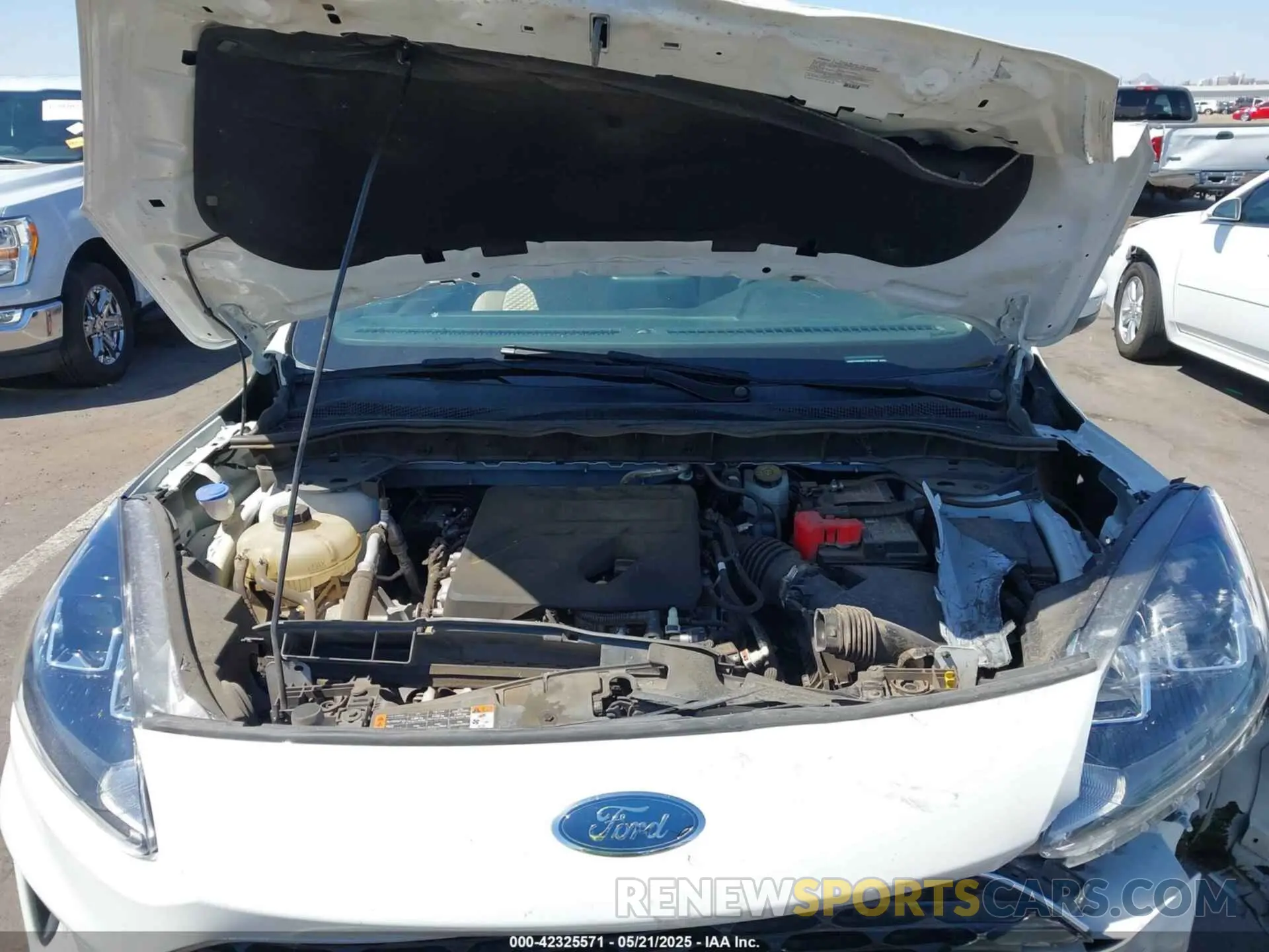 10 Photograph of a damaged car 1FMCU0G66LUA35694 FORD ESCAPE 2020