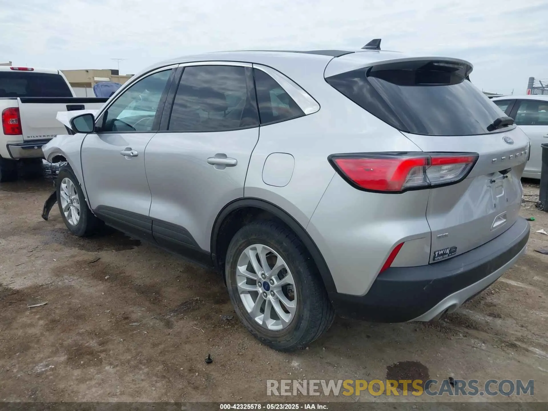 3 Фотография поврежденного автомобиля 1FMCU0G66LUA79744 FORD ESCAPE 2020