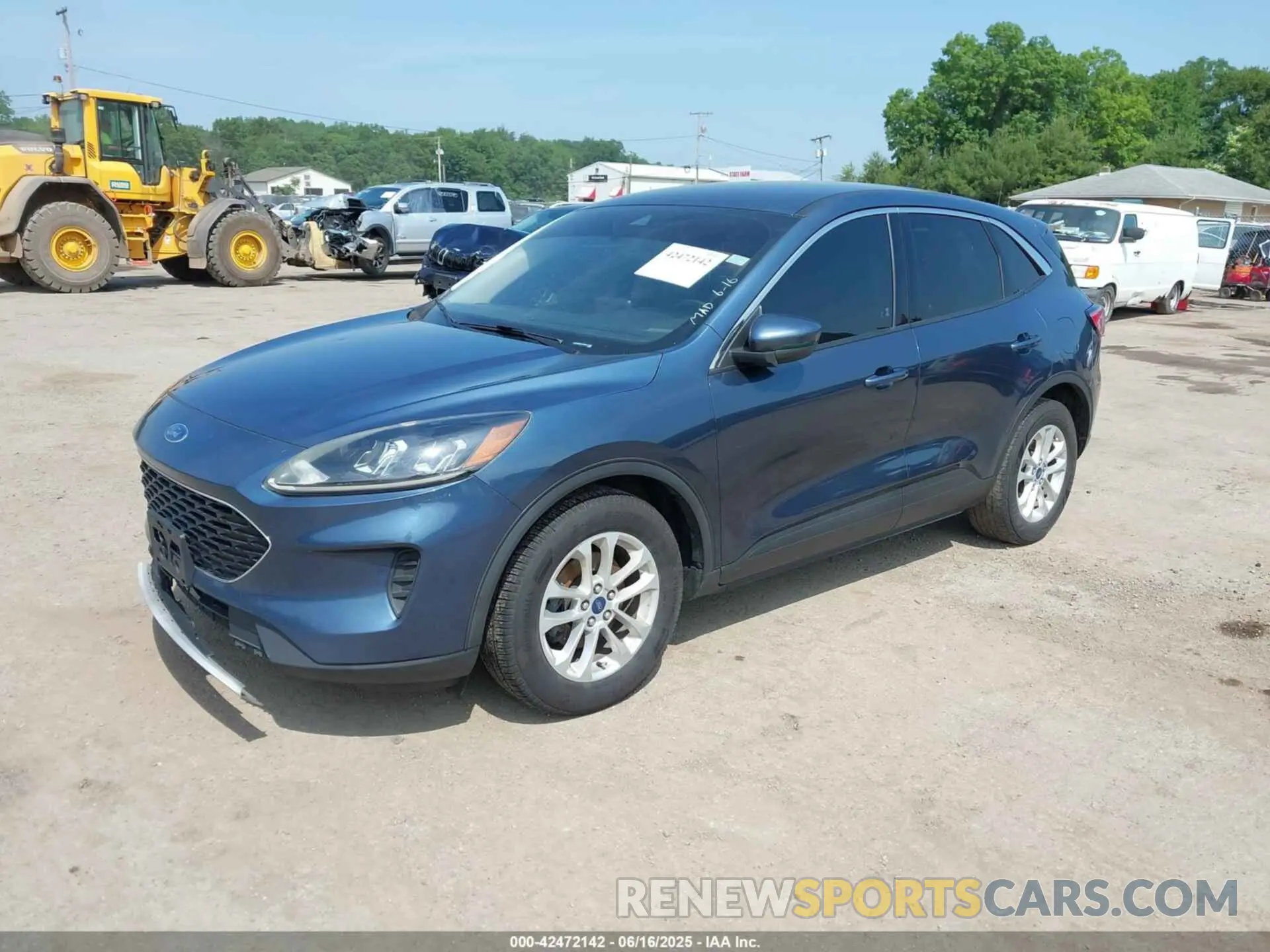 2 Photograph of a damaged car 1FMCU0G66LUB59643 FORD ESCAPE 2020