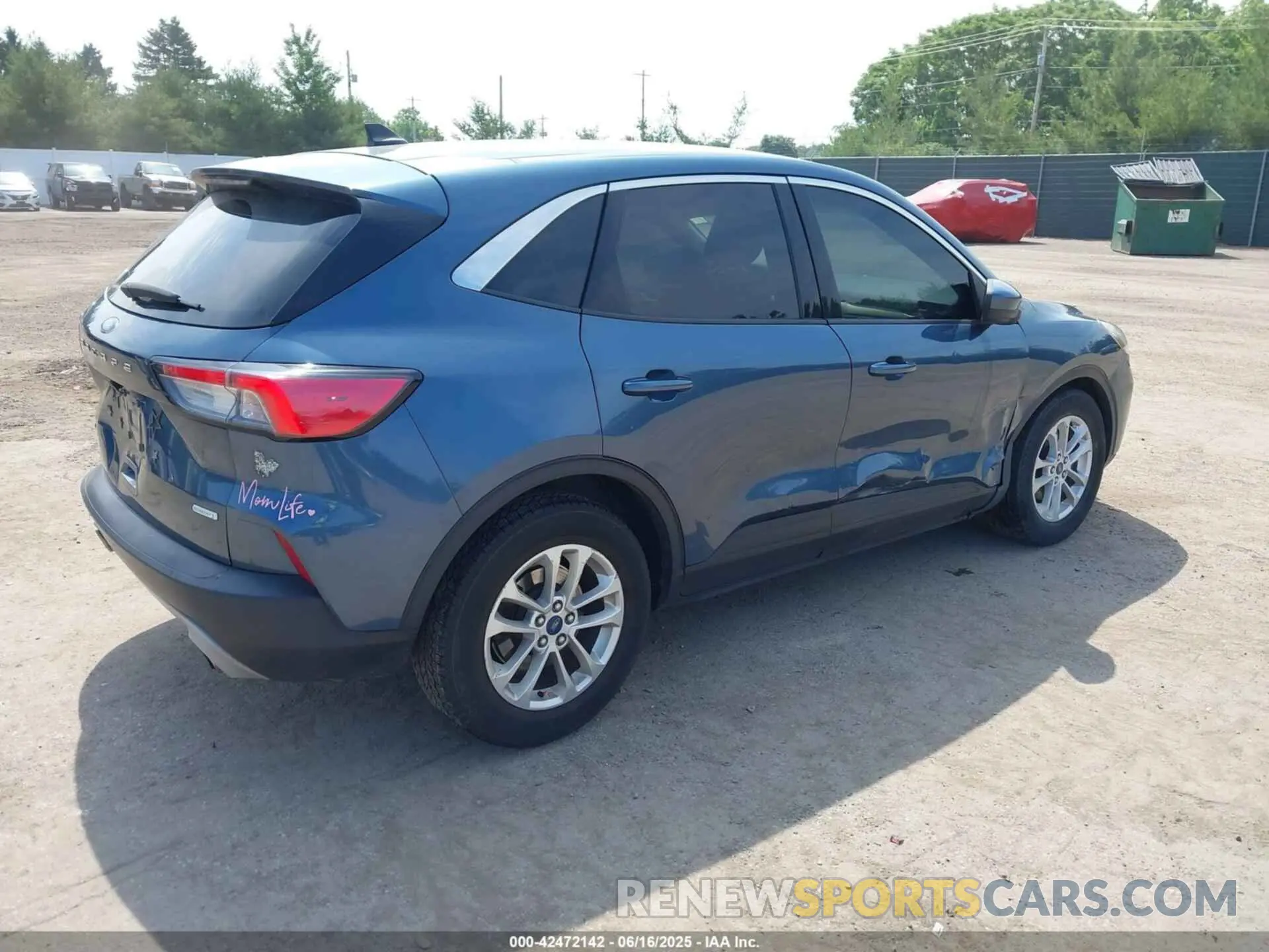 4 Photograph of a damaged car 1FMCU0G66LUB59643 FORD ESCAPE 2020