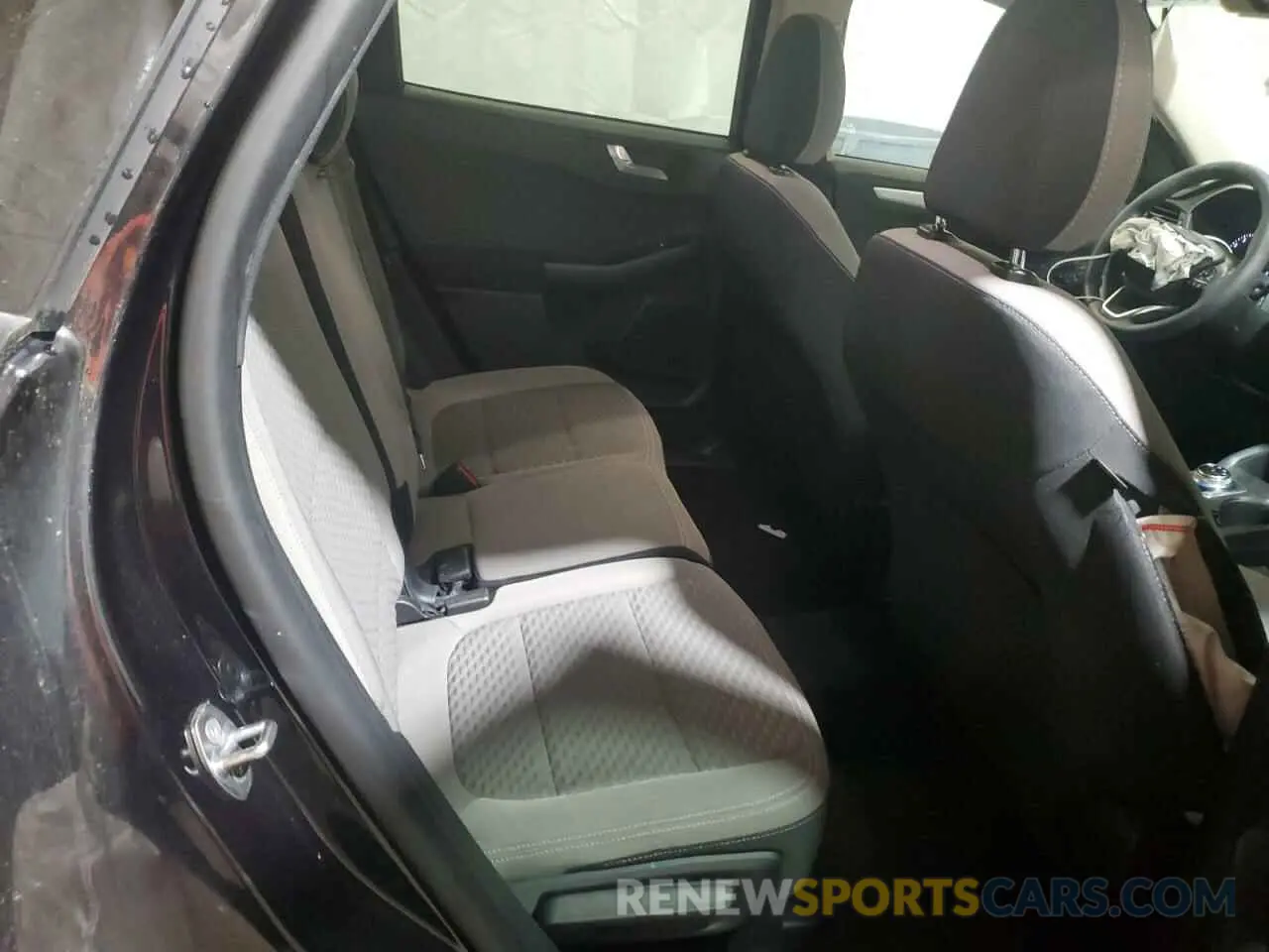 11 Photograph of a damaged car 1FMCU0G66LUC29335 FORD ESCAPE 2020
