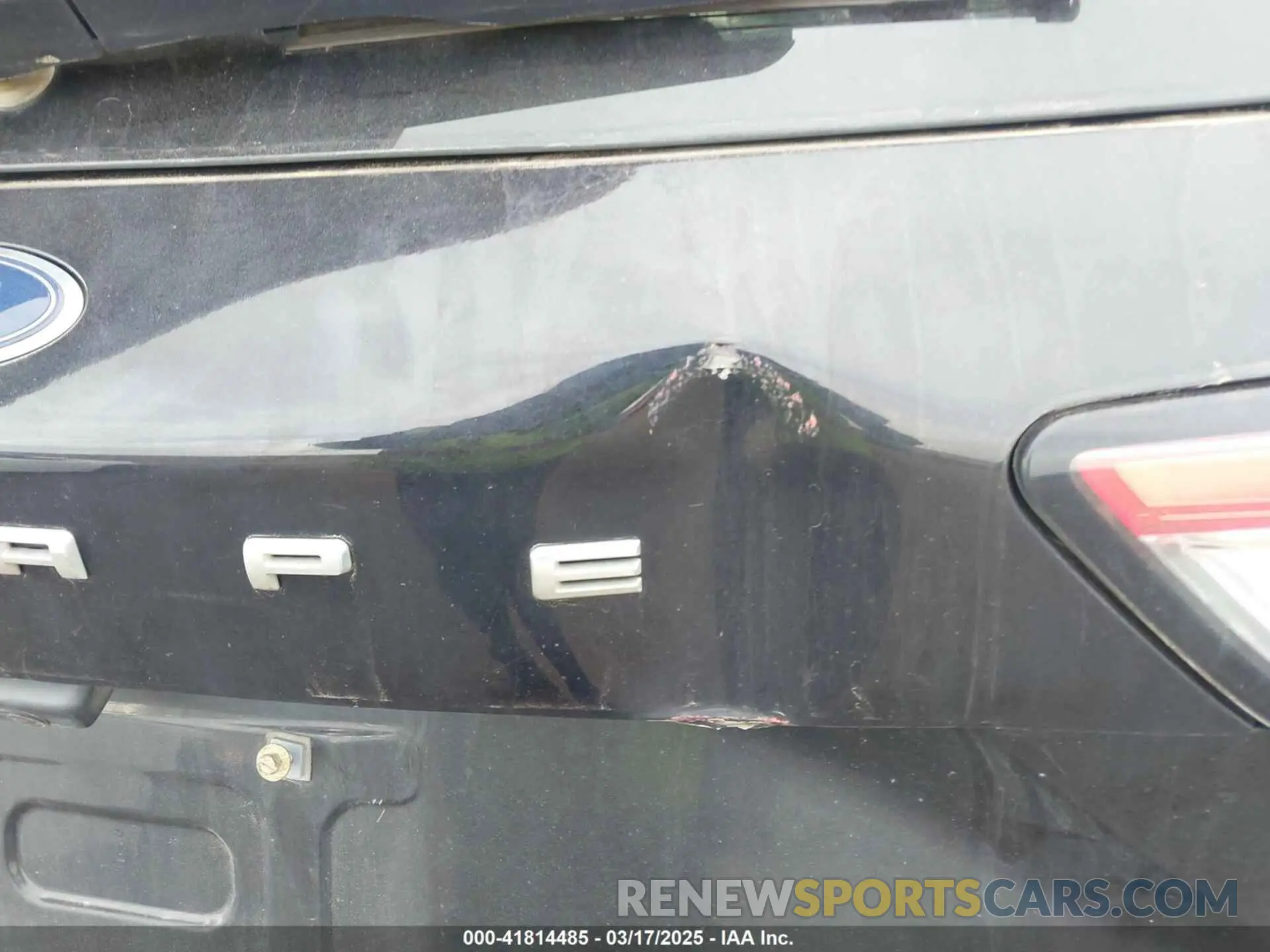 6 Photograph of a damaged car 1FMCU0G66LUC49259 FORD ESCAPE 2020
