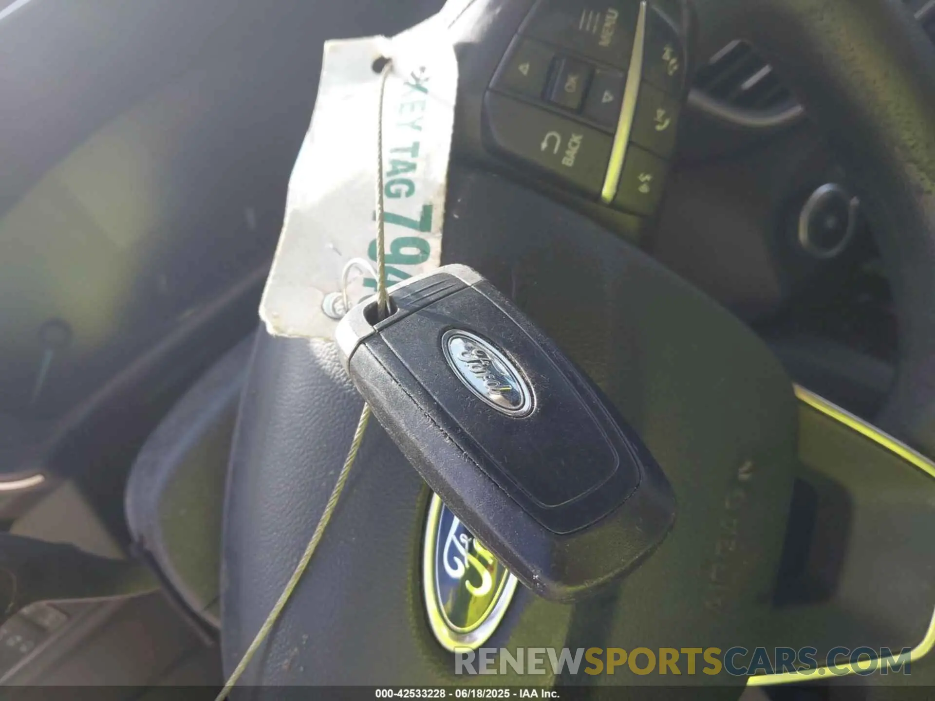 11 Photograph of a damaged car 1FMCU0G67LUA10190 FORD ESCAPE 2020