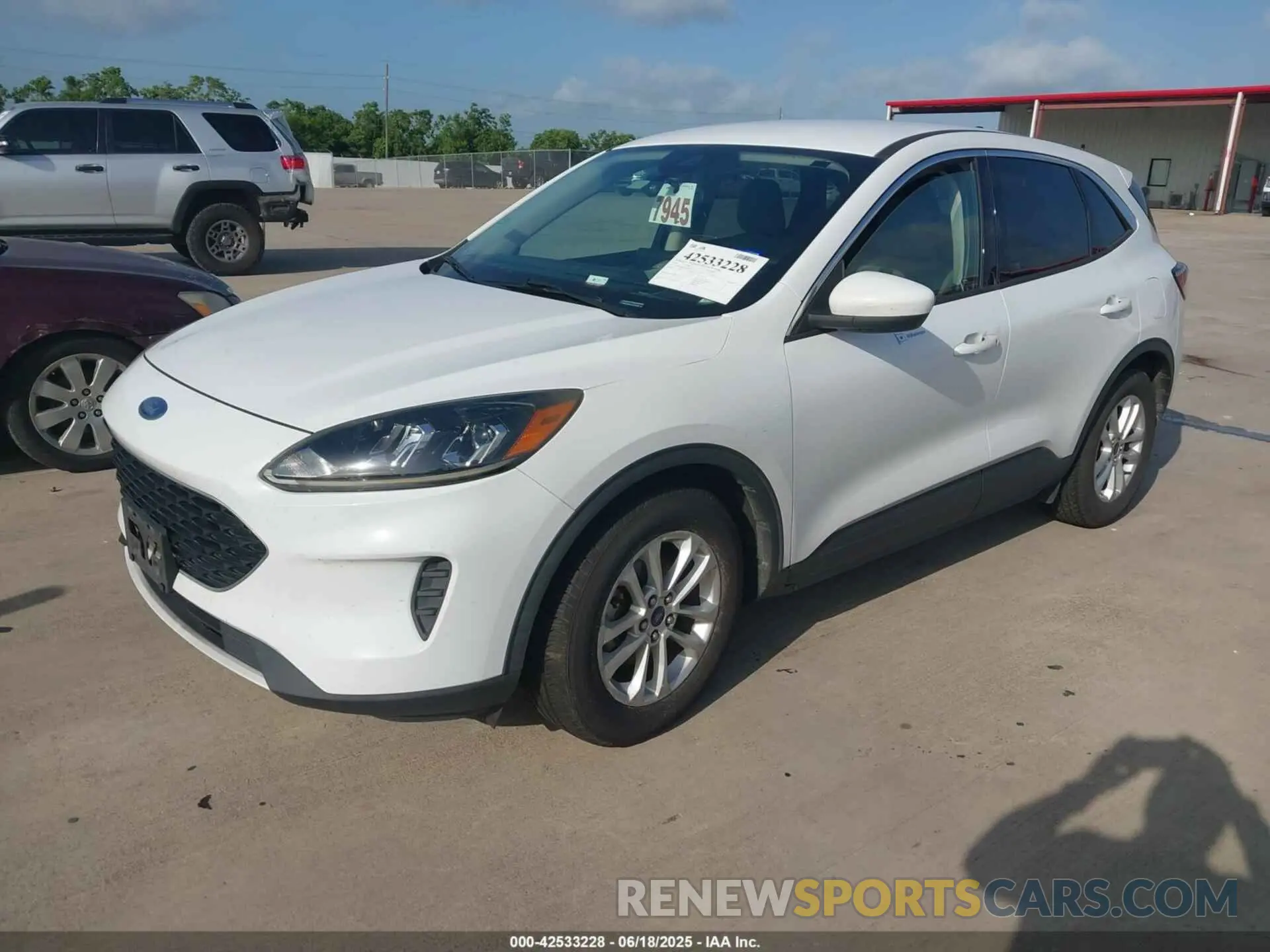 2 Photograph of a damaged car 1FMCU0G67LUA10190 FORD ESCAPE 2020