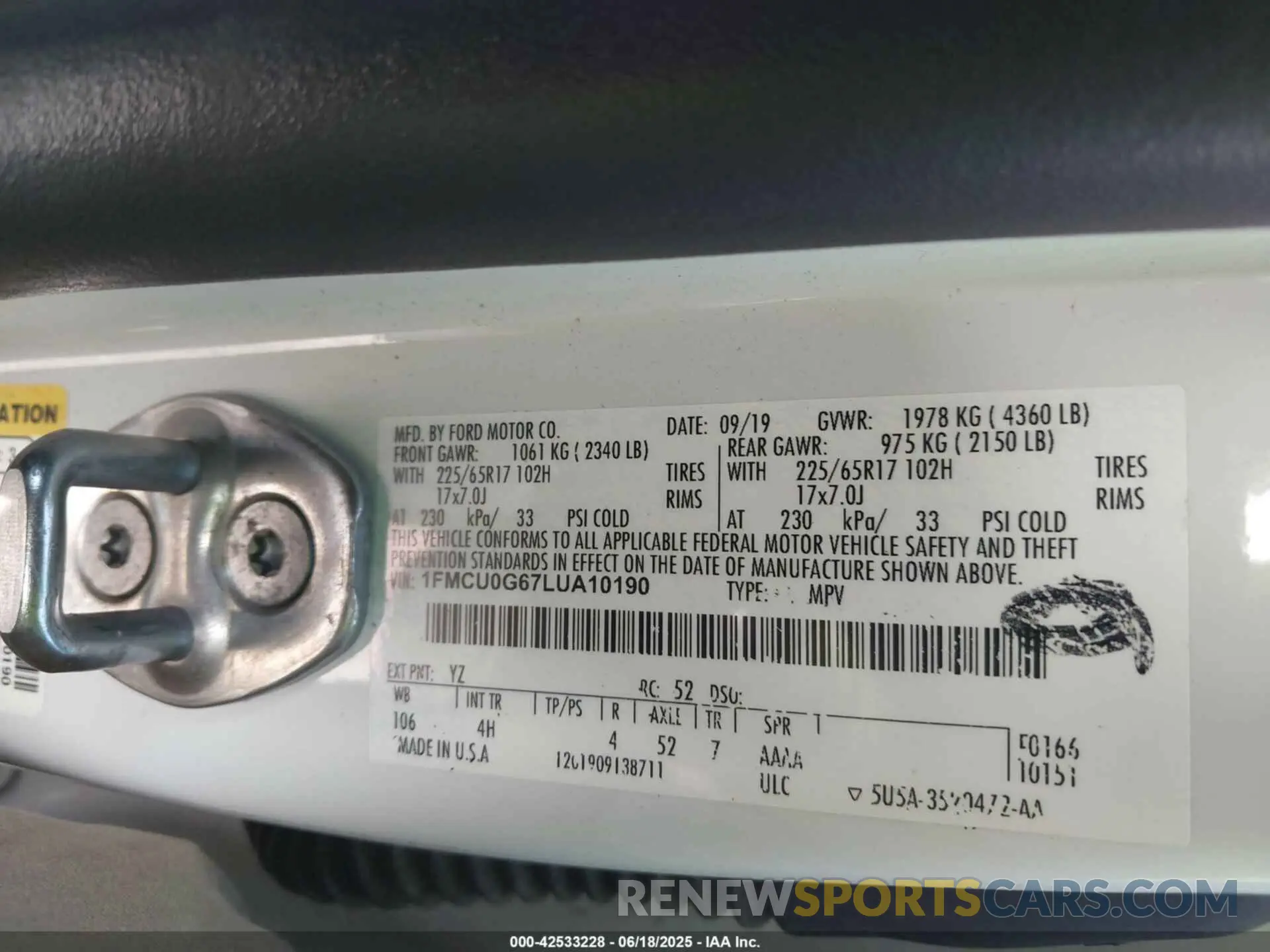 9 Photograph of a damaged car 1FMCU0G67LUA10190 FORD ESCAPE 2020
