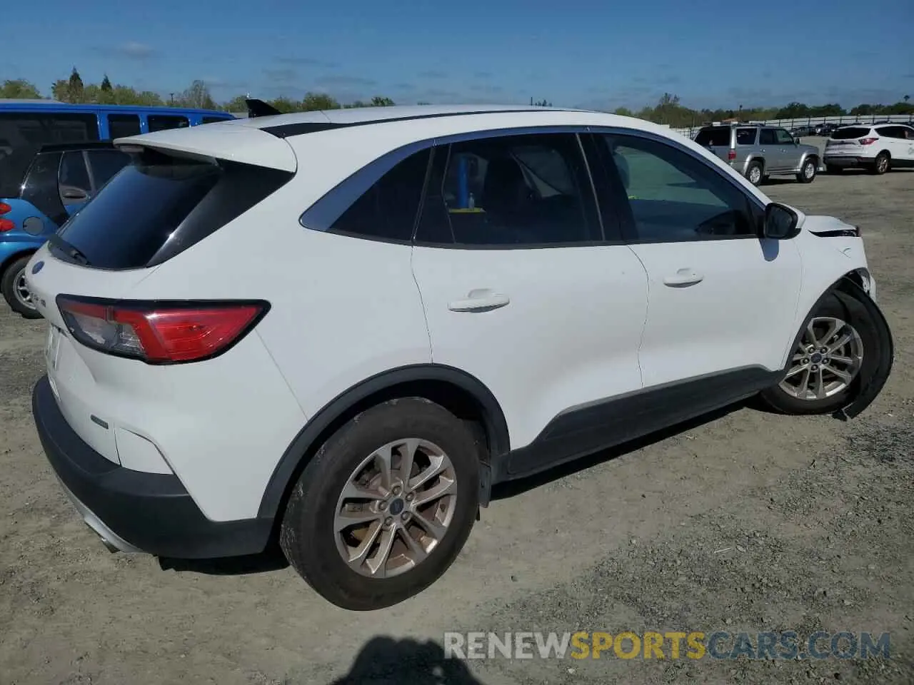 3 Фотография поврежденного автомобиля 1FMCU0G67LUA57168 FORD ESCAPE 2020