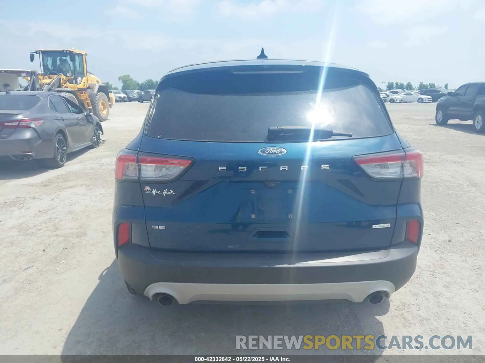 16 Photograph of a damaged car 1FMCU0G67LUA83768 FORD ESCAPE 2020