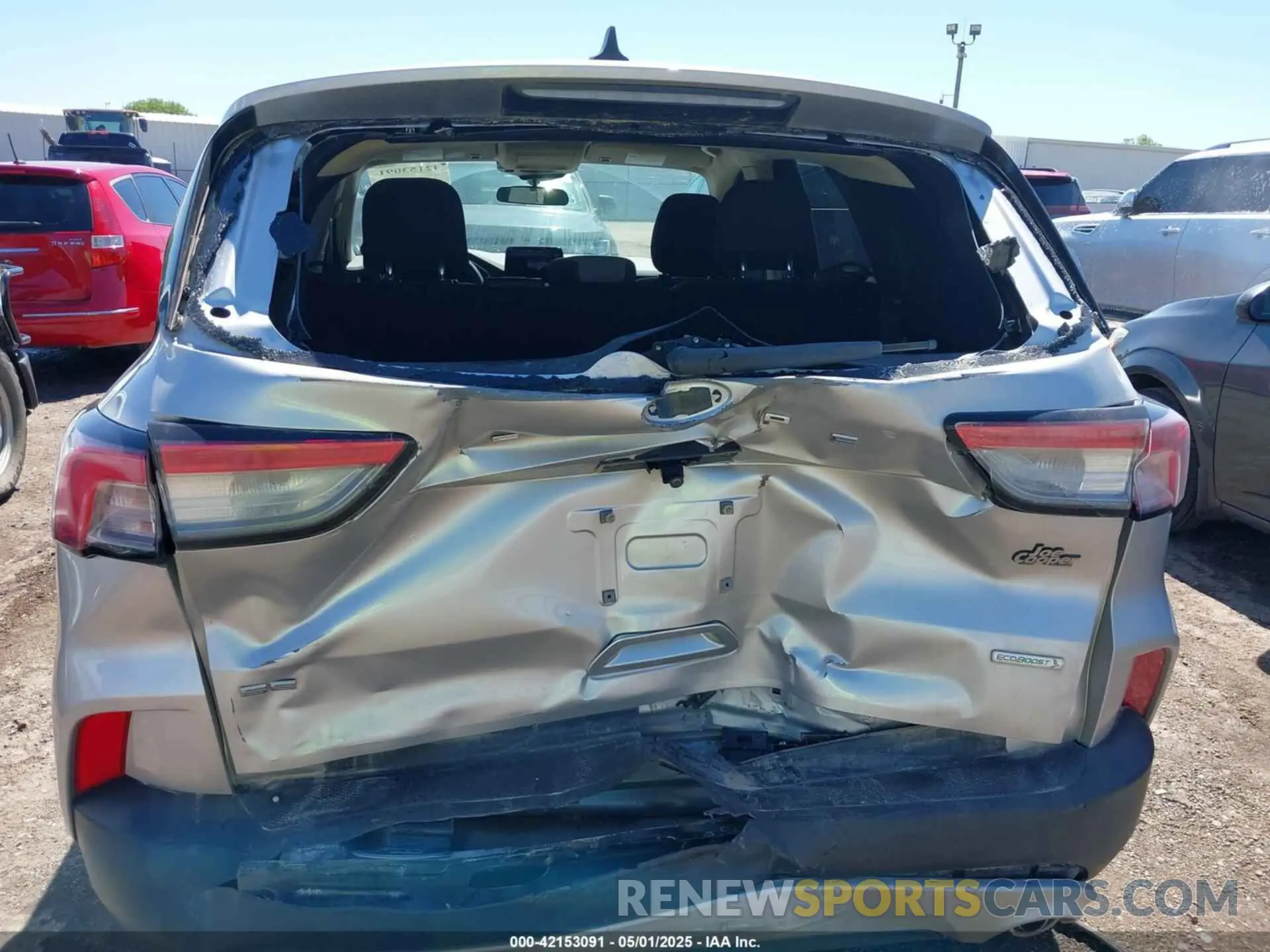 6 Photograph of a damaged car 1FMCU0G67LUB30443 FORD ESCAPE 2020