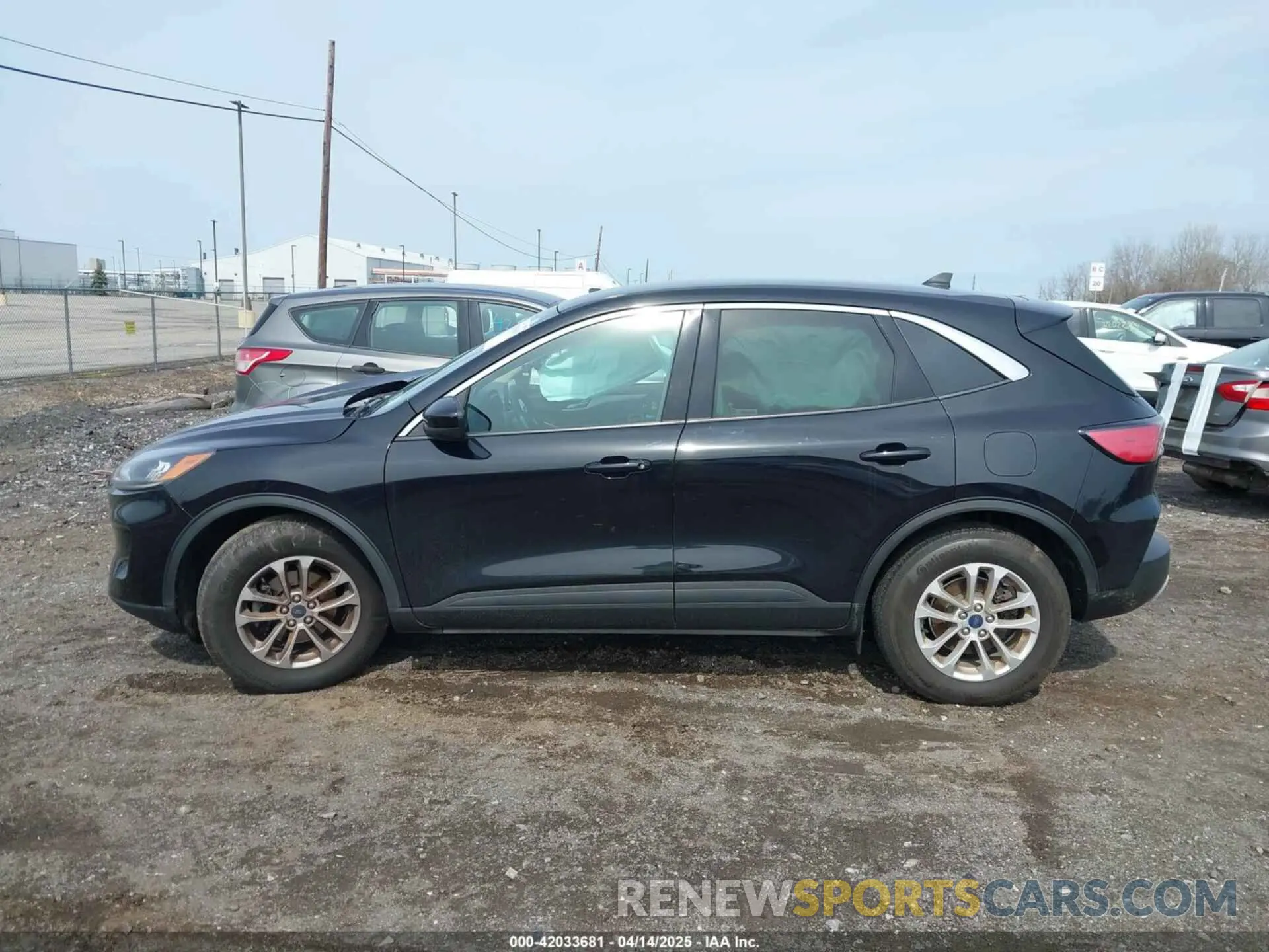 14 Photograph of a damaged car 1FMCU0G67LUB94143 FORD ESCAPE 2020