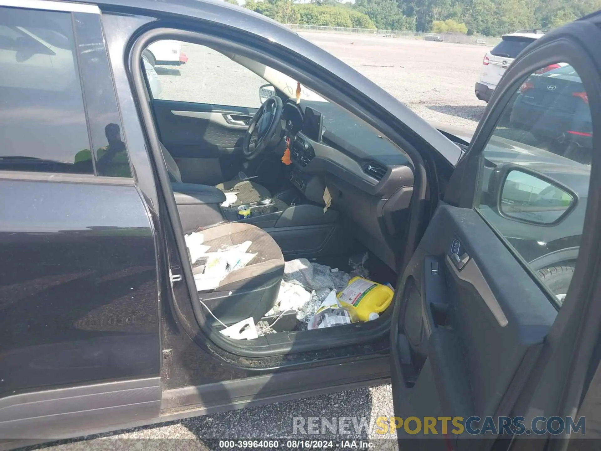 5 Фотография поврежденного автомобиля 1FMCU0G68LUA25412 FORD ESCAPE 2020