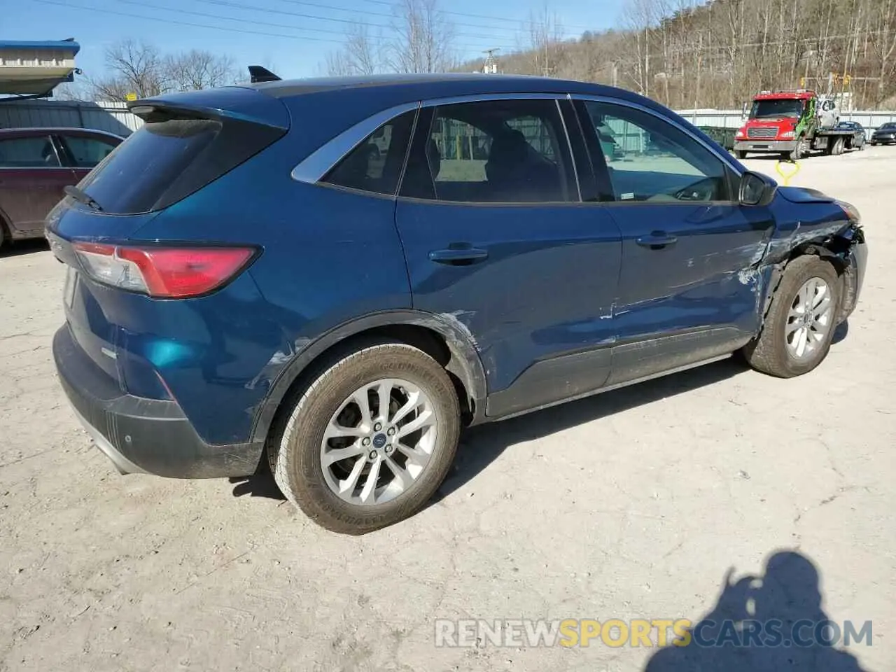 3 Photograph of a damaged car 1FMCU0G68LUA38113 FORD ESCAPE 2020