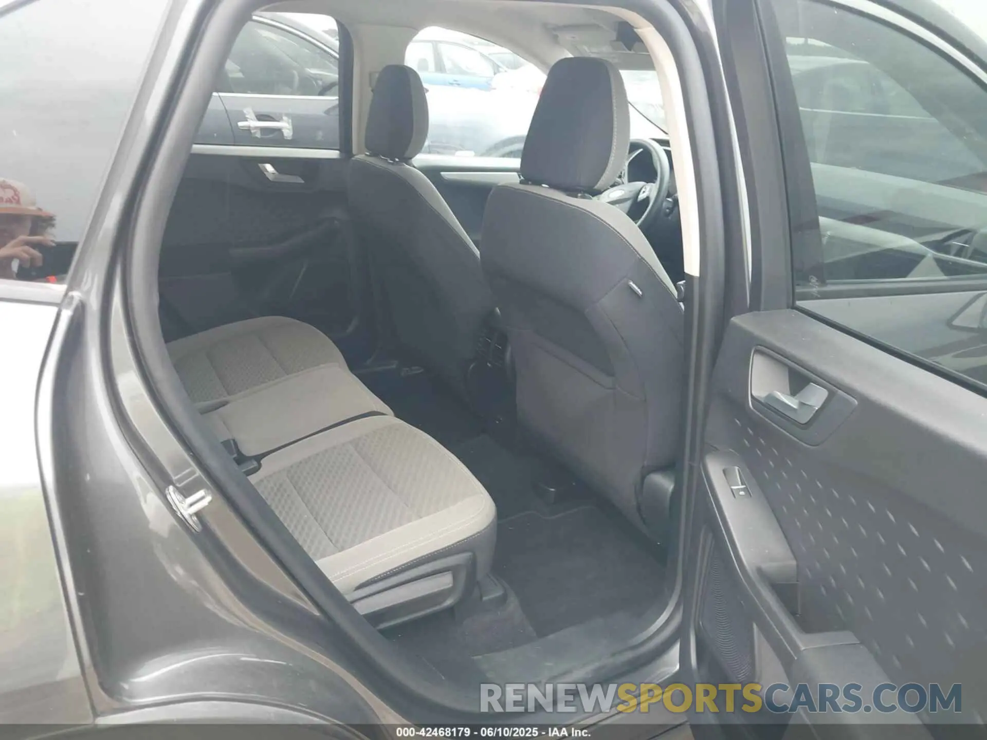8 Фотография поврежденного автомобиля 1FMCU0G68LUA75081 FORD ESCAPE 2020