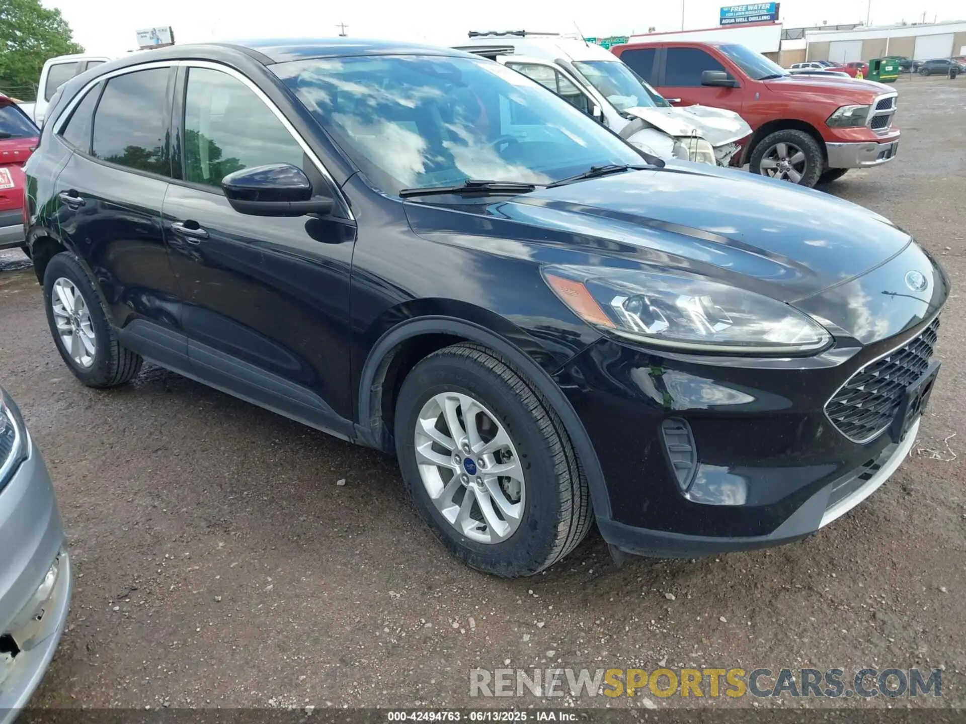 1 Фотография поврежденного автомобиля 1FMCU0G68LUA83861 FORD ESCAPE 2020