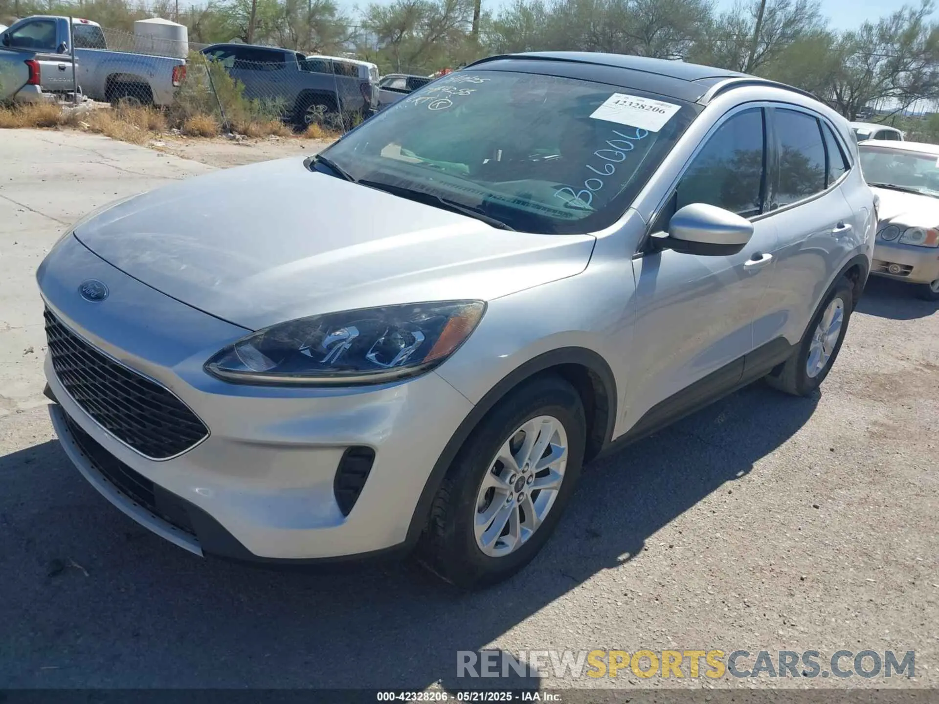 2 Photograph of a damaged car 1FMCU0G68LUB06006 FORD ESCAPE 2020