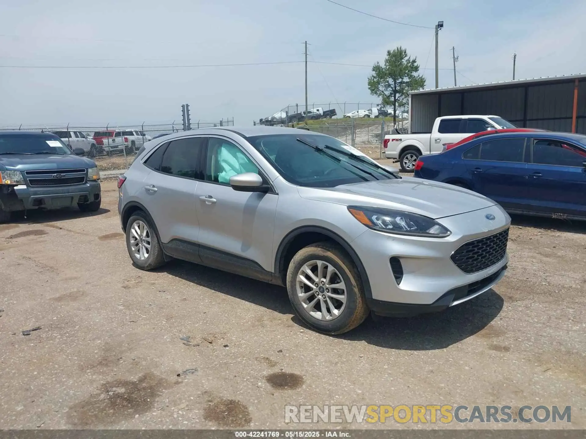 1 Фотография поврежденного автомобиля 1FMCU0G68LUB22240 FORD ESCAPE 2020